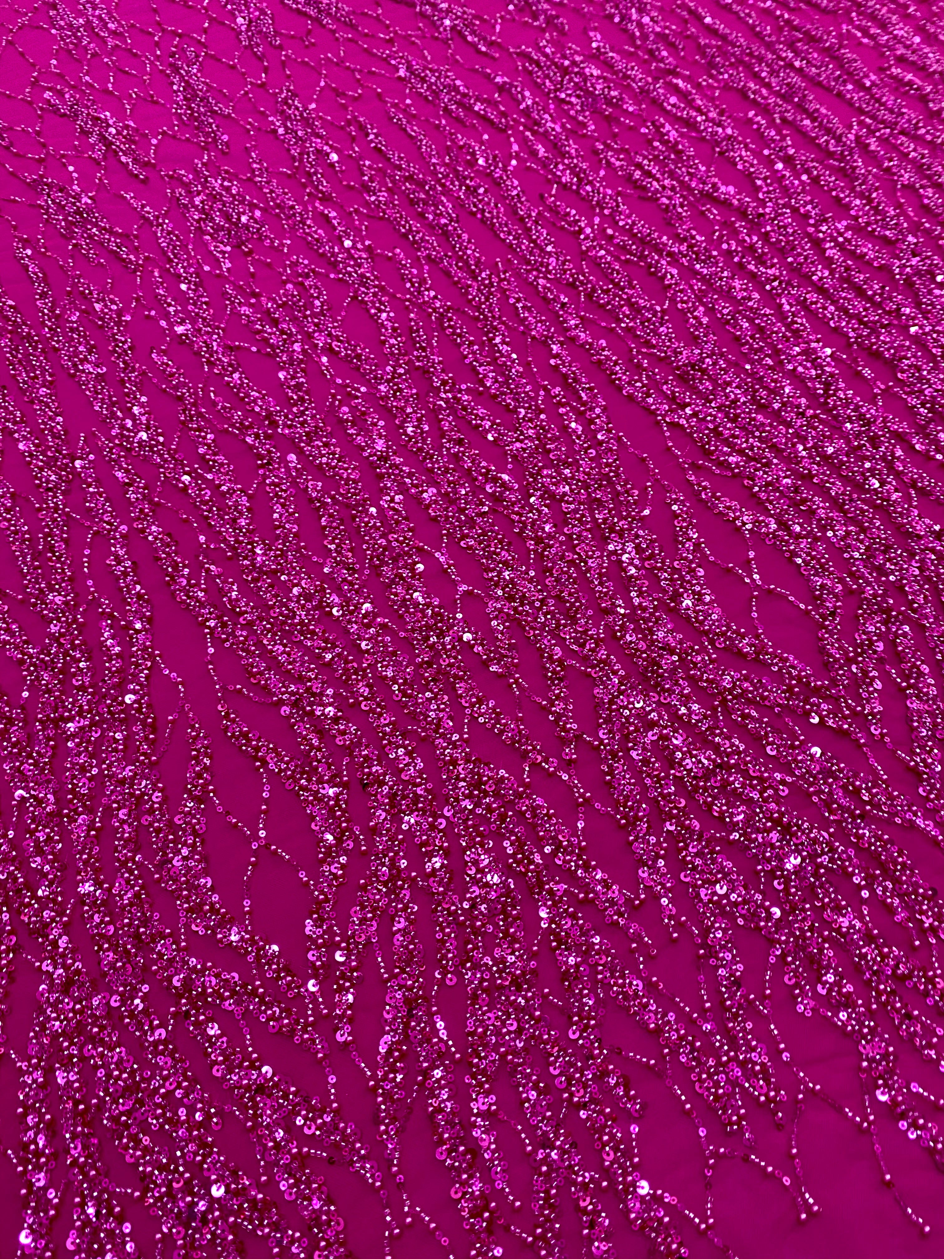 Dantela Couture Fucsia gyöngysorokkal, gyöngyökkel és flitterekkel