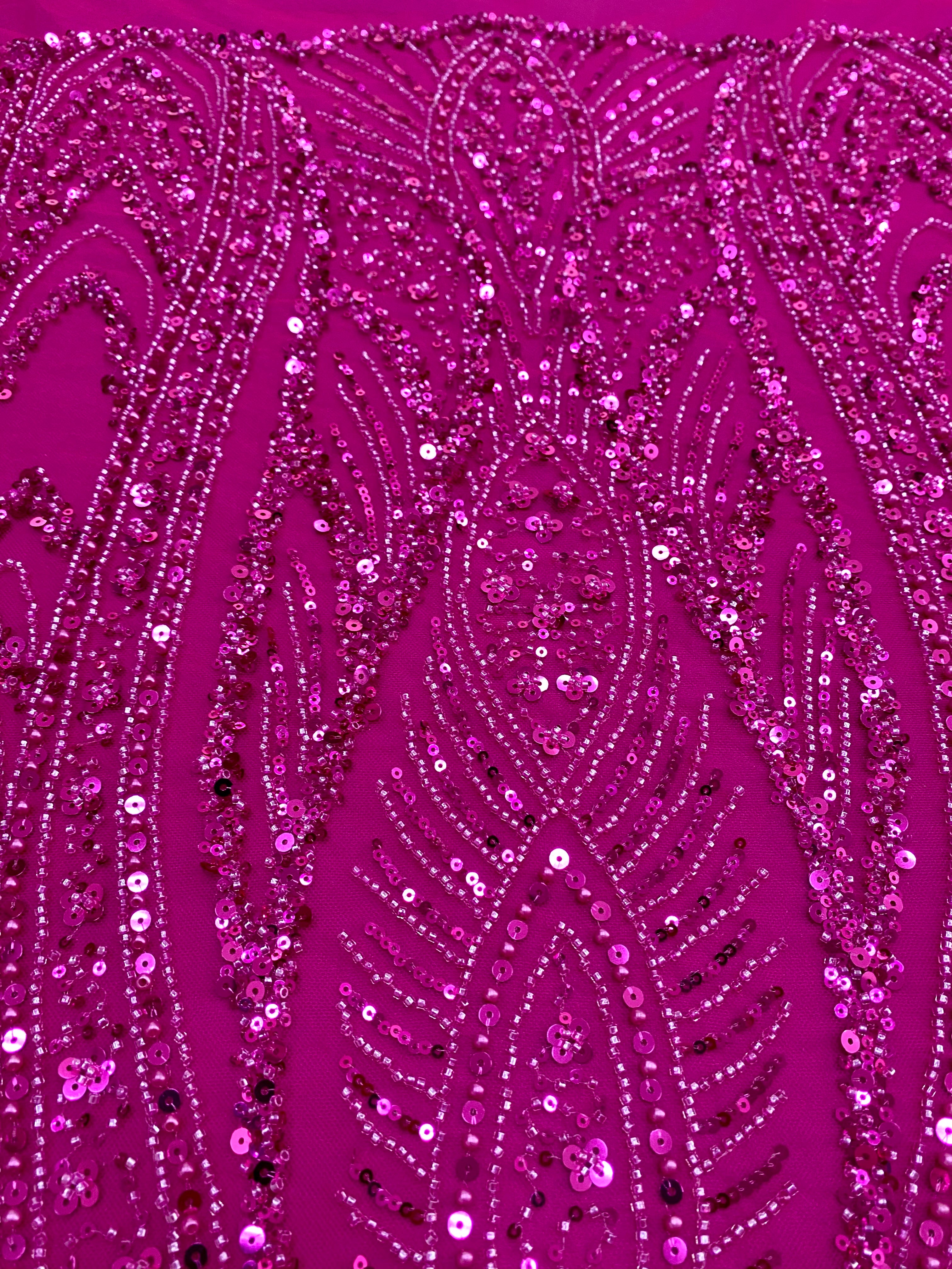 Dantela Couture Fucsia geometriai mintával, gyöngyökkel, gyöngyöcskékkel és flitterekkel