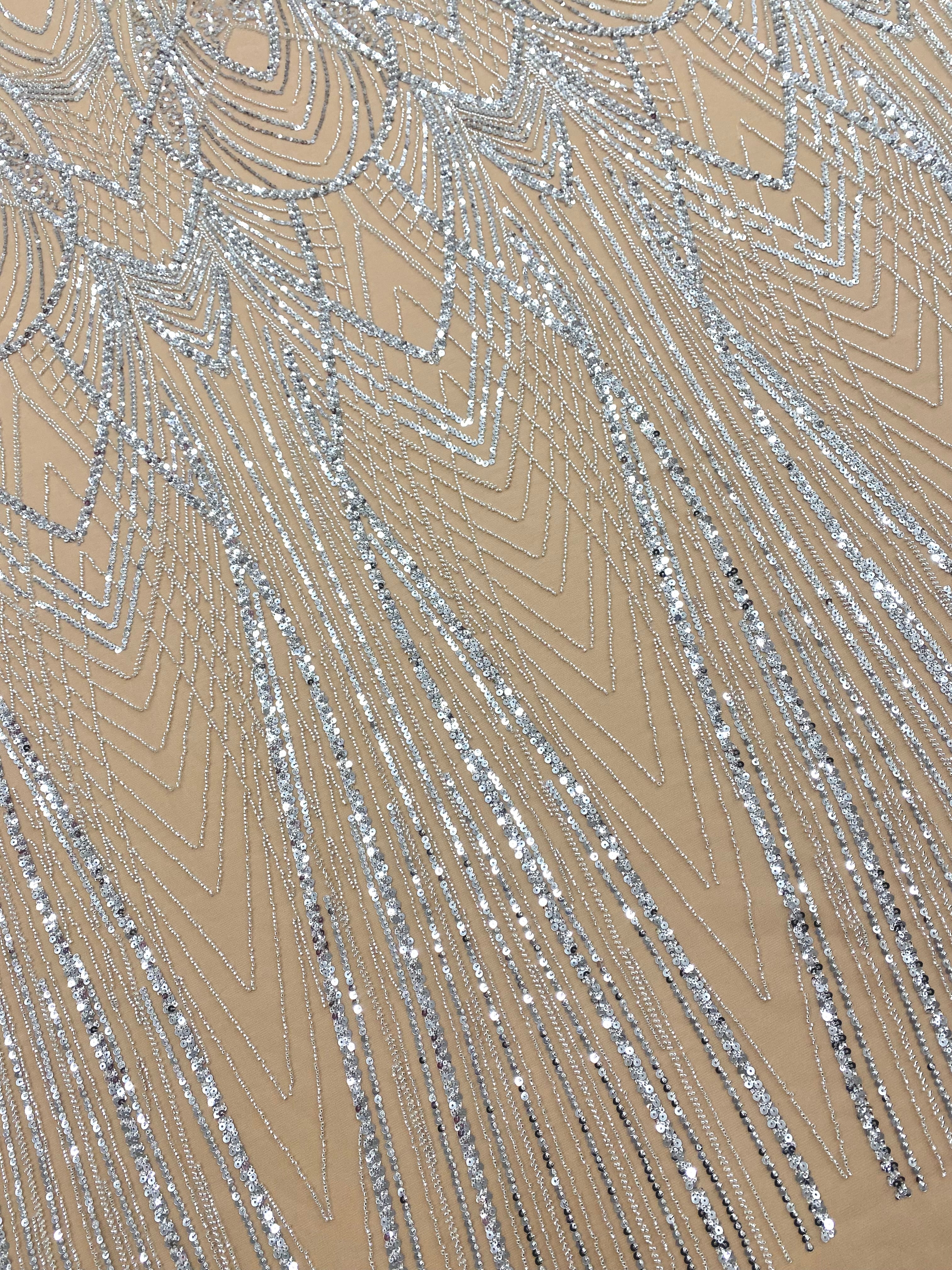 Csipke Couture ezüst tüll nude panellel, gyöngyökkel és flitterekkel