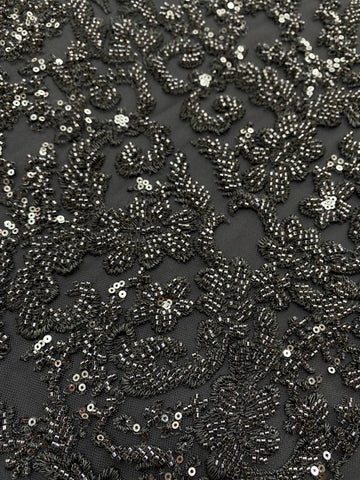 Dantela Couture rózsaszín geometriai mintával, gyöngyökkel és flitterekkel