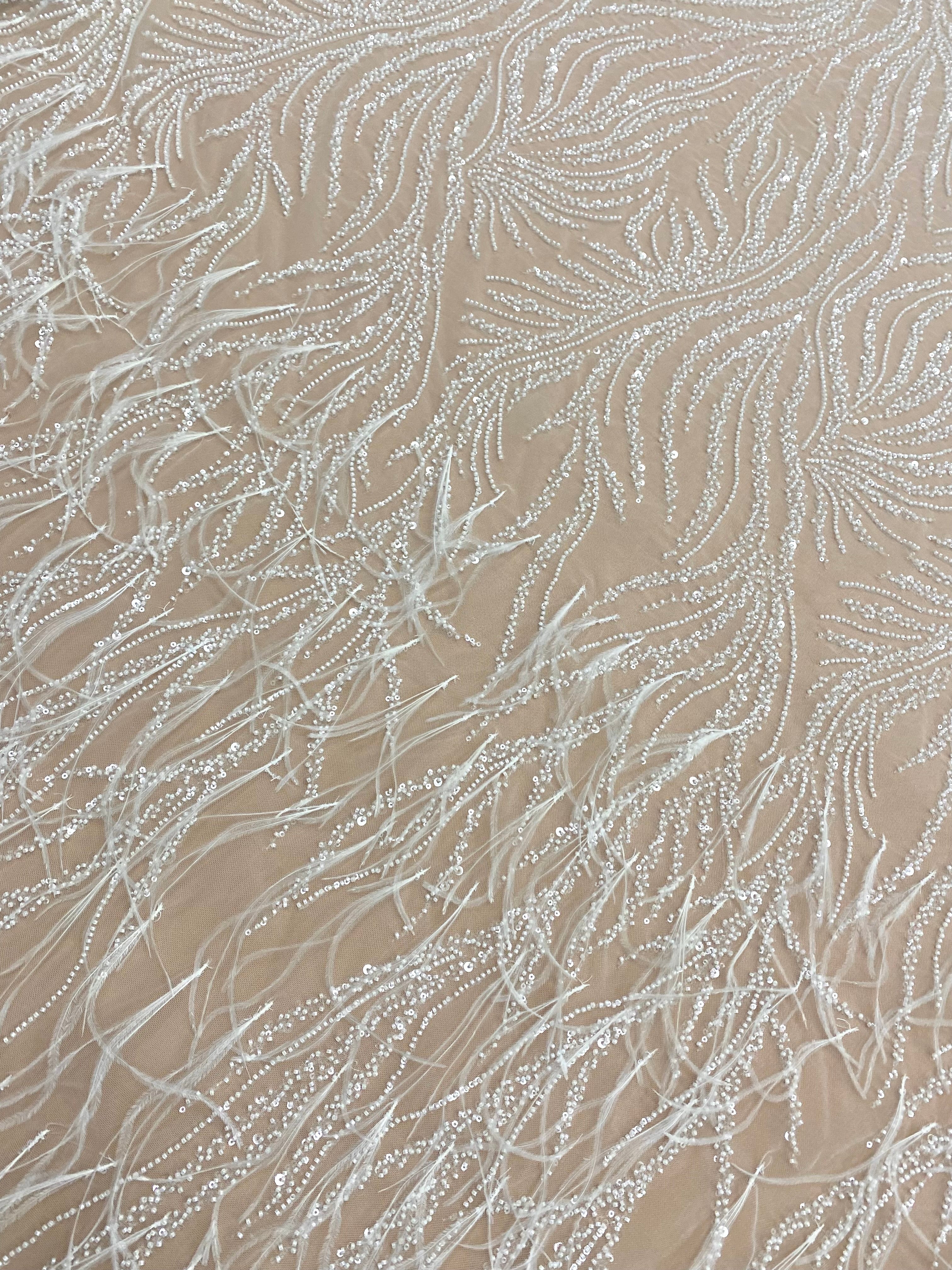 Dantela Couture Ivory cu Pene de Strut, cu Siraguri, cu Margele si Paiete