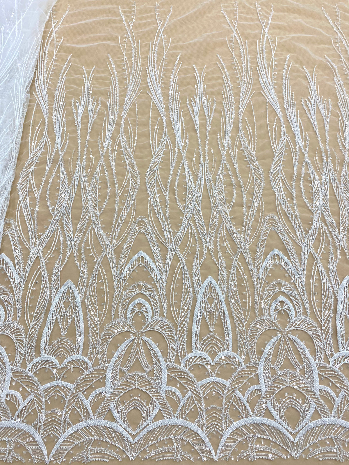Dantela Couture Ivory geometriai mintával, gyöngyökkel és flitterekkel
