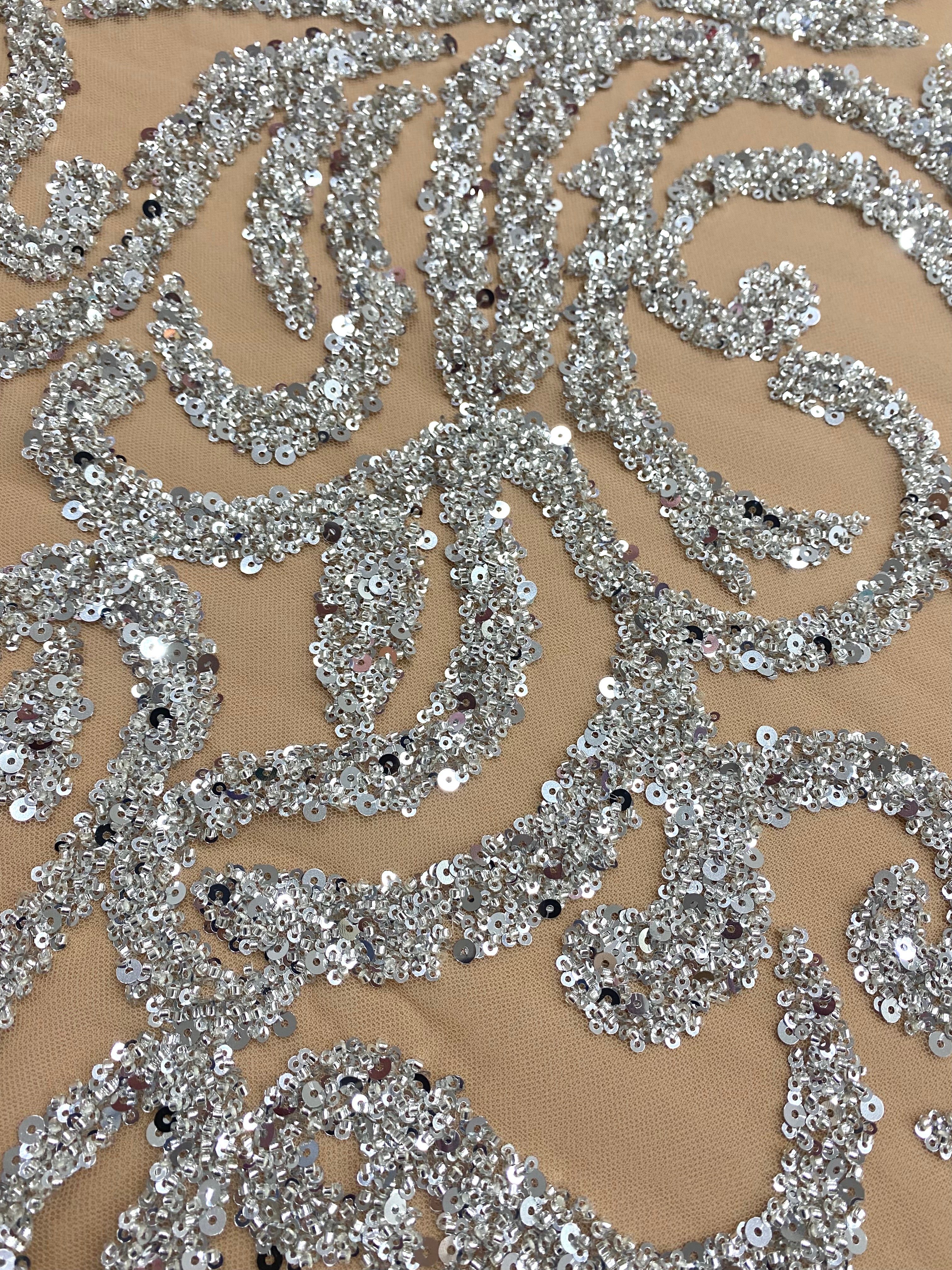 Csipke Couture ezüst tüll nude alapon gyöngyökkel és flitterekkel