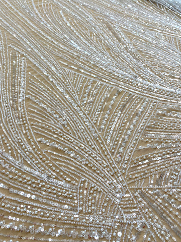Dantela Couture Diamond lineáris mintával, gyöngyökkel, gyöngyöcskékkel és flitterekkel