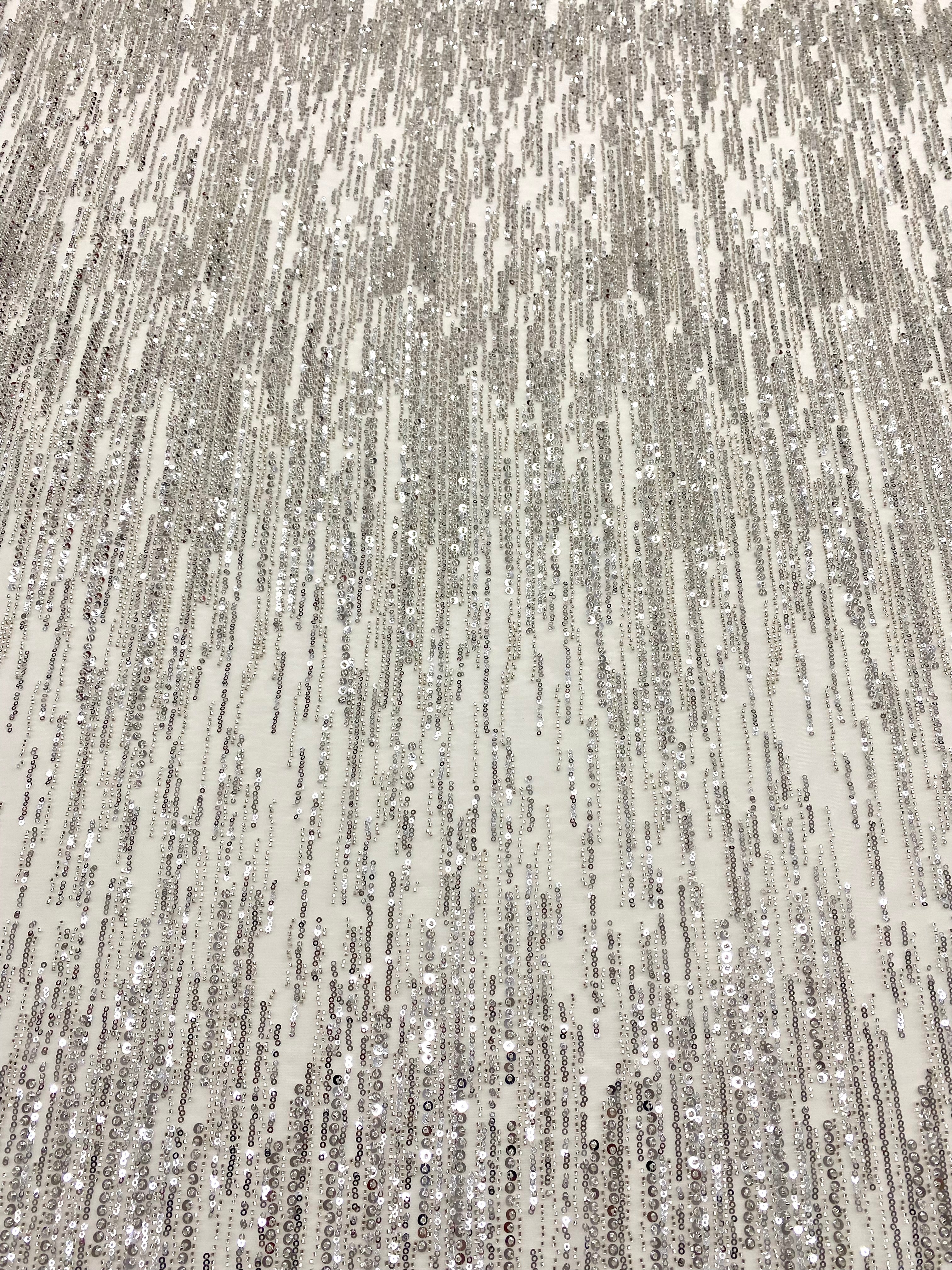 Dantela Couture Argintie pe Tulle Ivory cu Model Liniar, cu Margele si Paiete