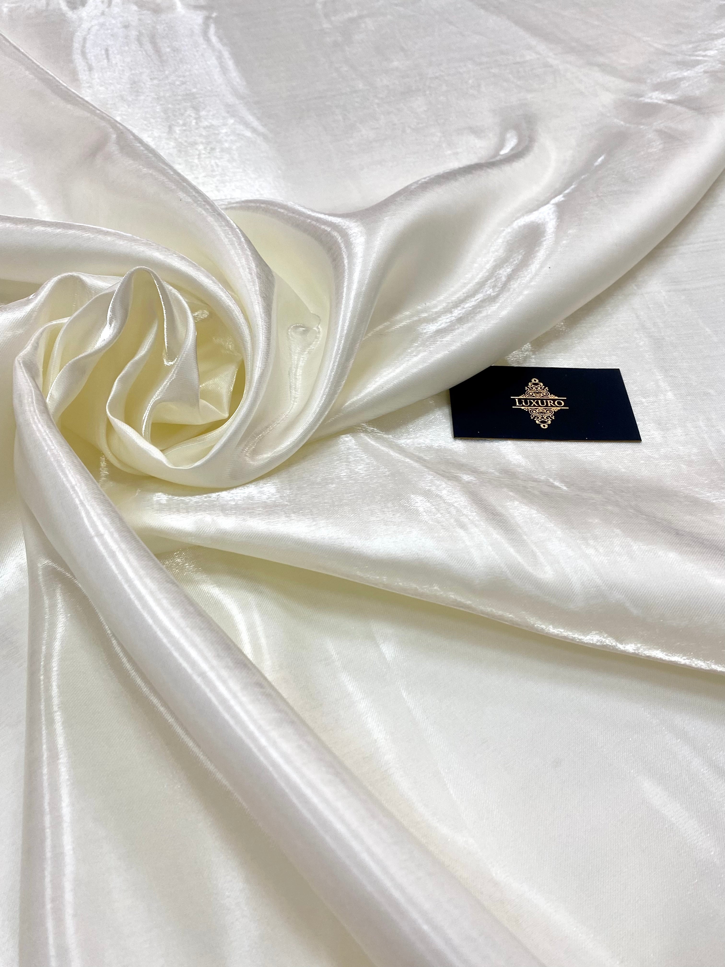 Folyékony Satin Fix Krém Világos