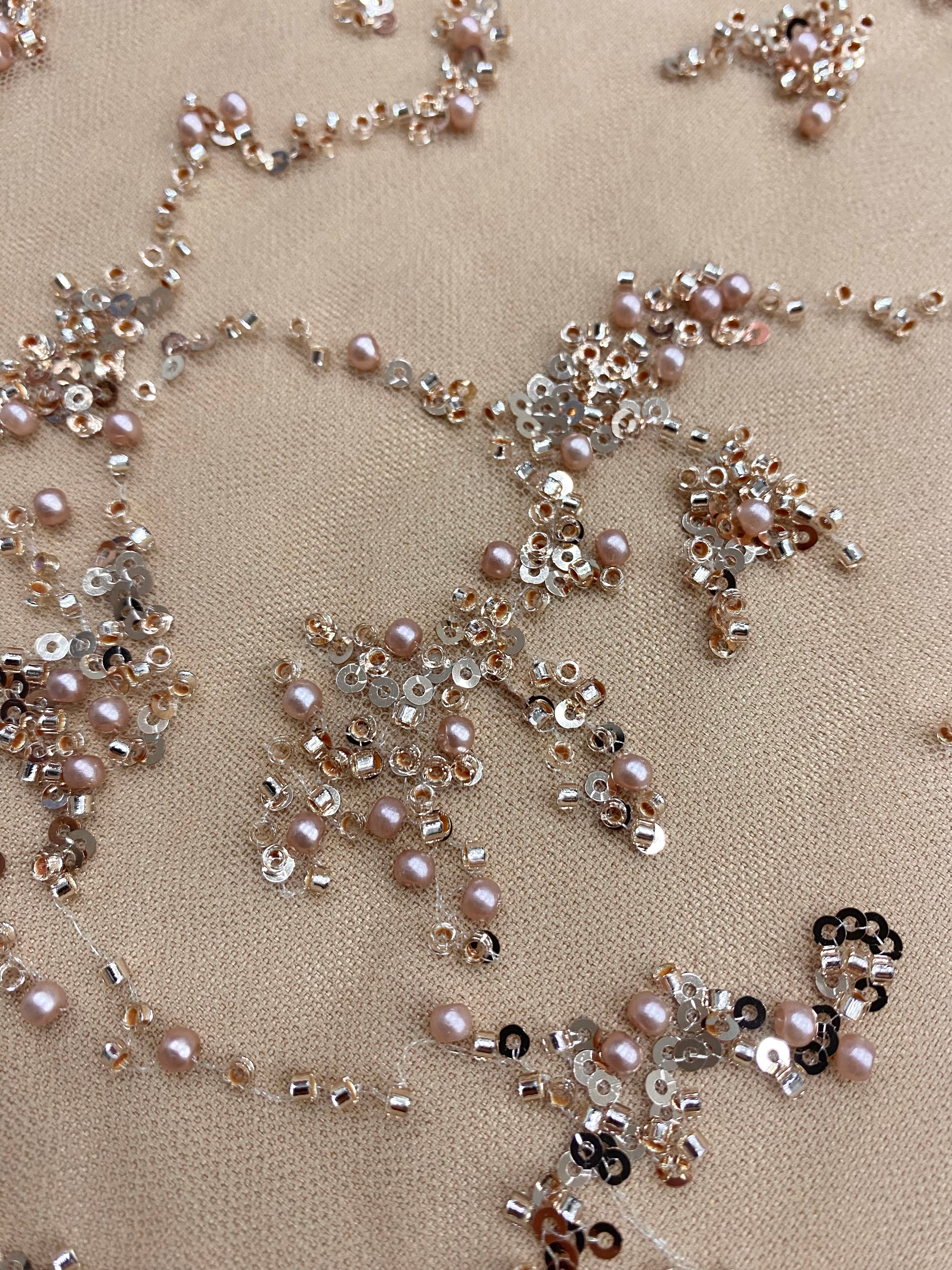 Dantela Couture Auriu Rose cu Perle, Margele si Paiete