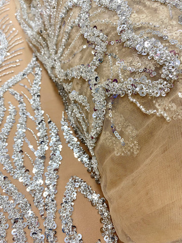Csipke Couture ezüst tüll nude panellel, gyöngyökkel és flitterekkel