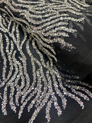 Dantela Couture Argintie pe Tulle Negru cu Siraguri, cu Margele si Paiete