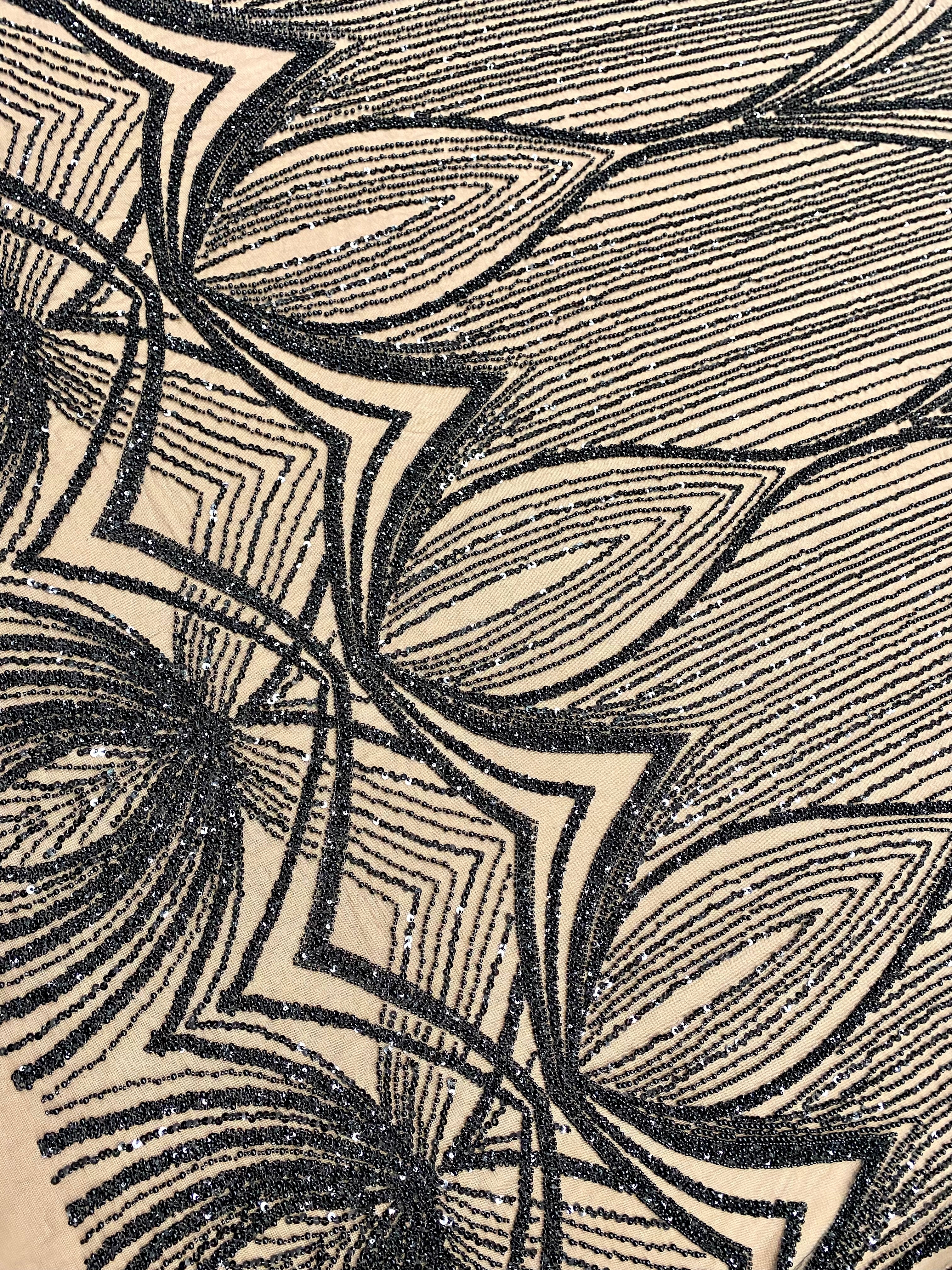 Dantela Couture Neagra cu Model Geometric, cu Perle, Margele si Paiete