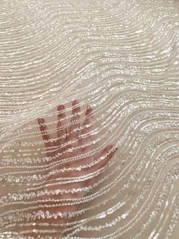 Dantela Couture Diamond lineáris mintával, gyöngyökkel és flitterekkel
