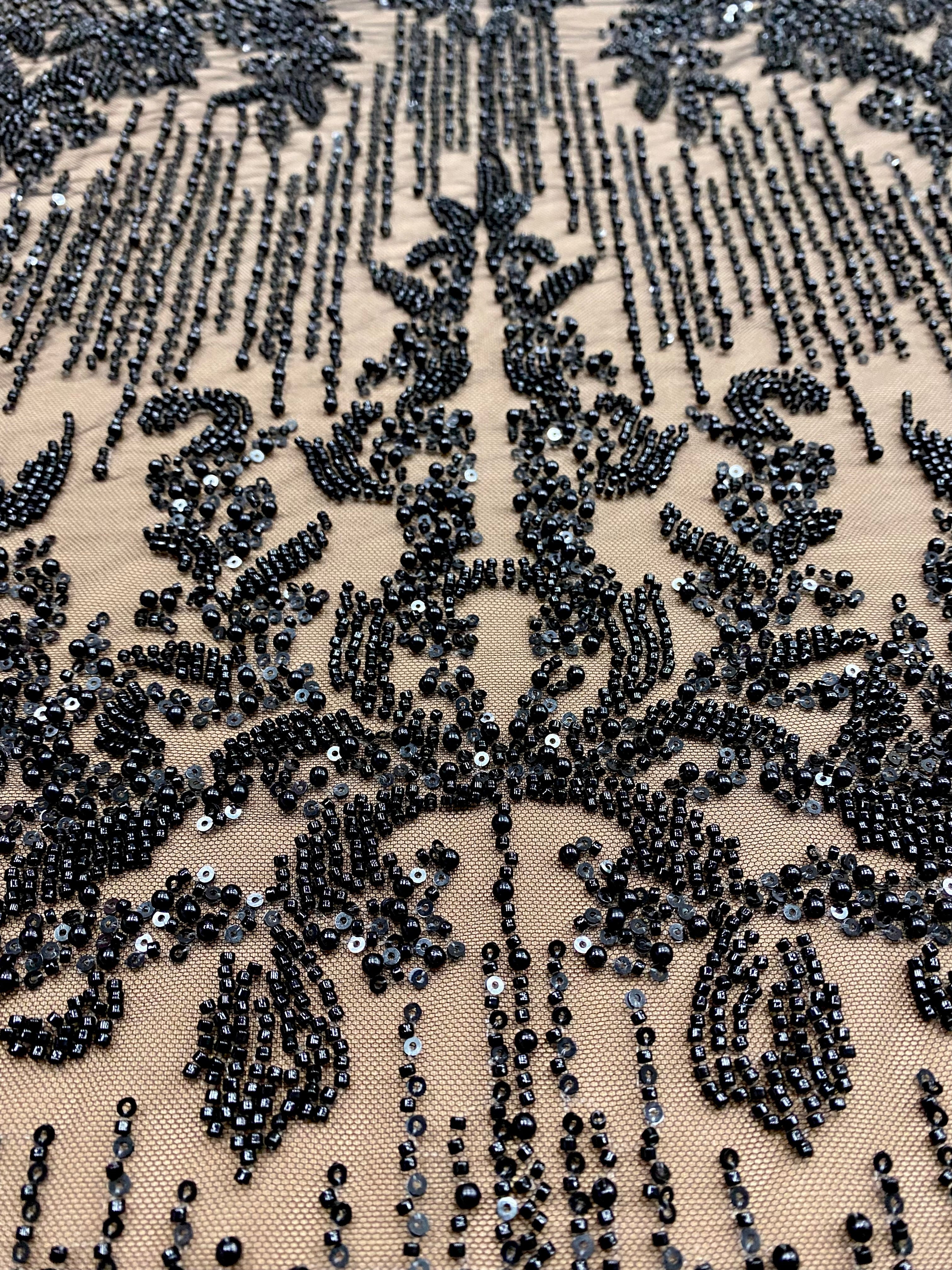 Dantela Couture Neagra cu Model Geometric, cu Perle, Margele si Paiete