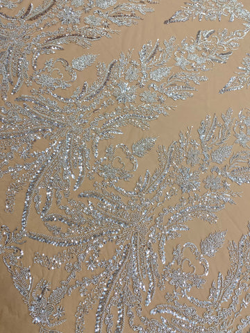 Csipke Couture ezüst tüll nude alapon, virágmintával, gyöngyökkel és flitterekkel