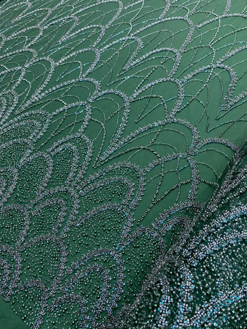 Dantela Couture Smaragdzöld Geometriai Mintával, Gyöngyökkel, Gyöngyöcskékkel és Flitterekkel