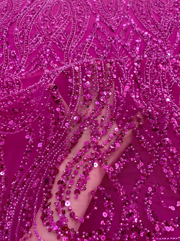 Dantela Couture Fucsia geometriai mintával, gyöngyökkel, gyöngyöcskékkel és flitterekkel