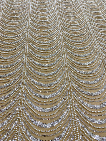 Ezüst Couture Csipke Nude Tüllön Geometriai Mintával, Gyöngyökkel, Gyöngyökkel és Flitterekkel