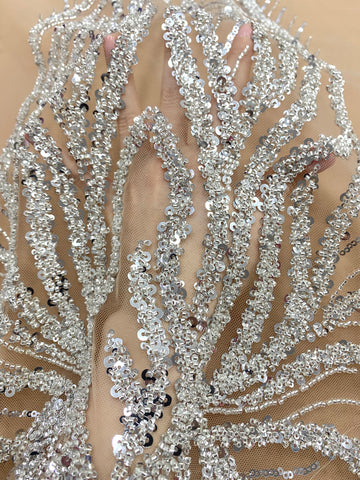 Csipke Couture ezüst tüll nude panellel, gyöngyökkel és flitterekkel