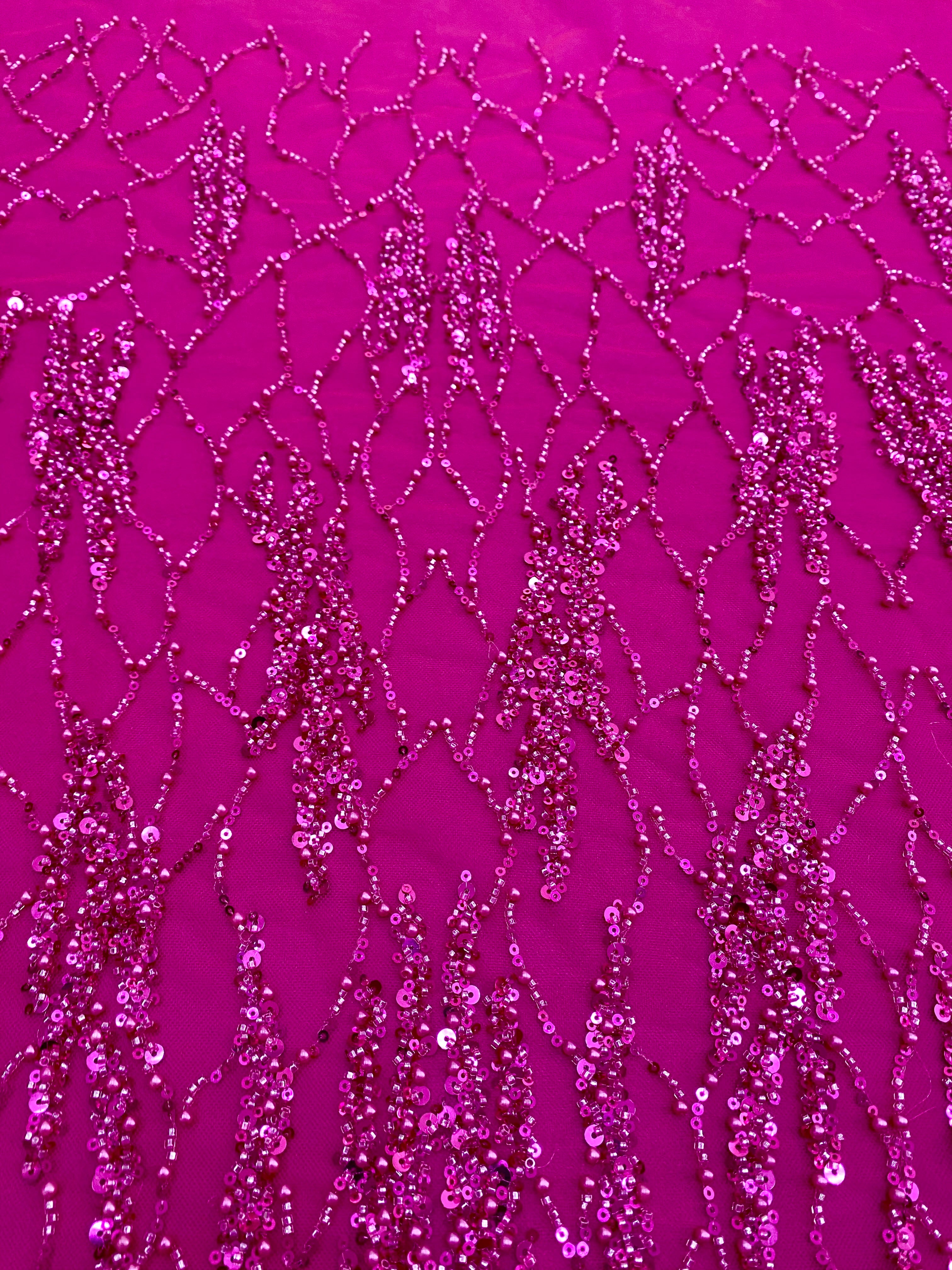 Dantela Couture Fucsia gyöngysorokkal, gyöngyökkel és flitterekkel