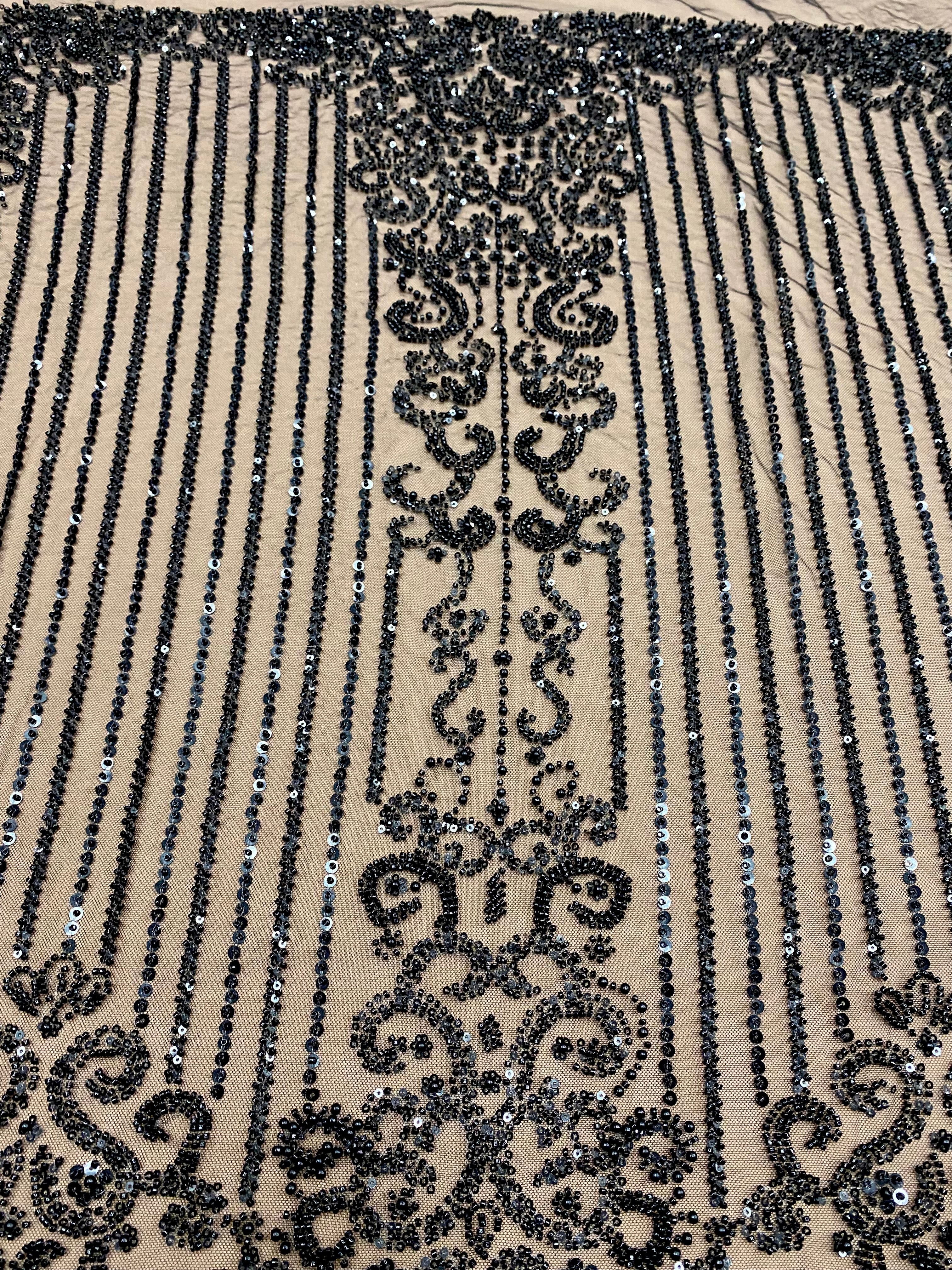 Dantela Couture Neagra cu Model Geometric, cu Perle, Margele si Paiete