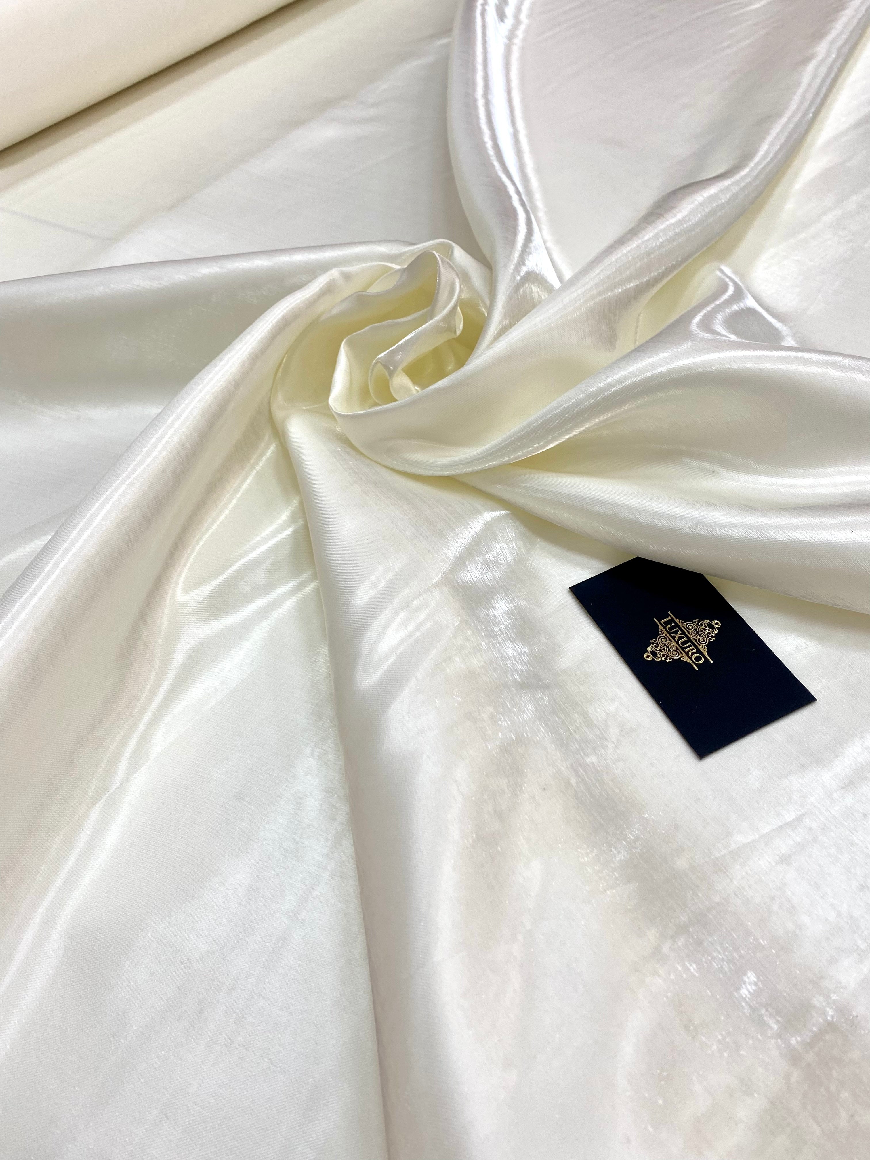 Folyékony Satin Fix Krém Világos