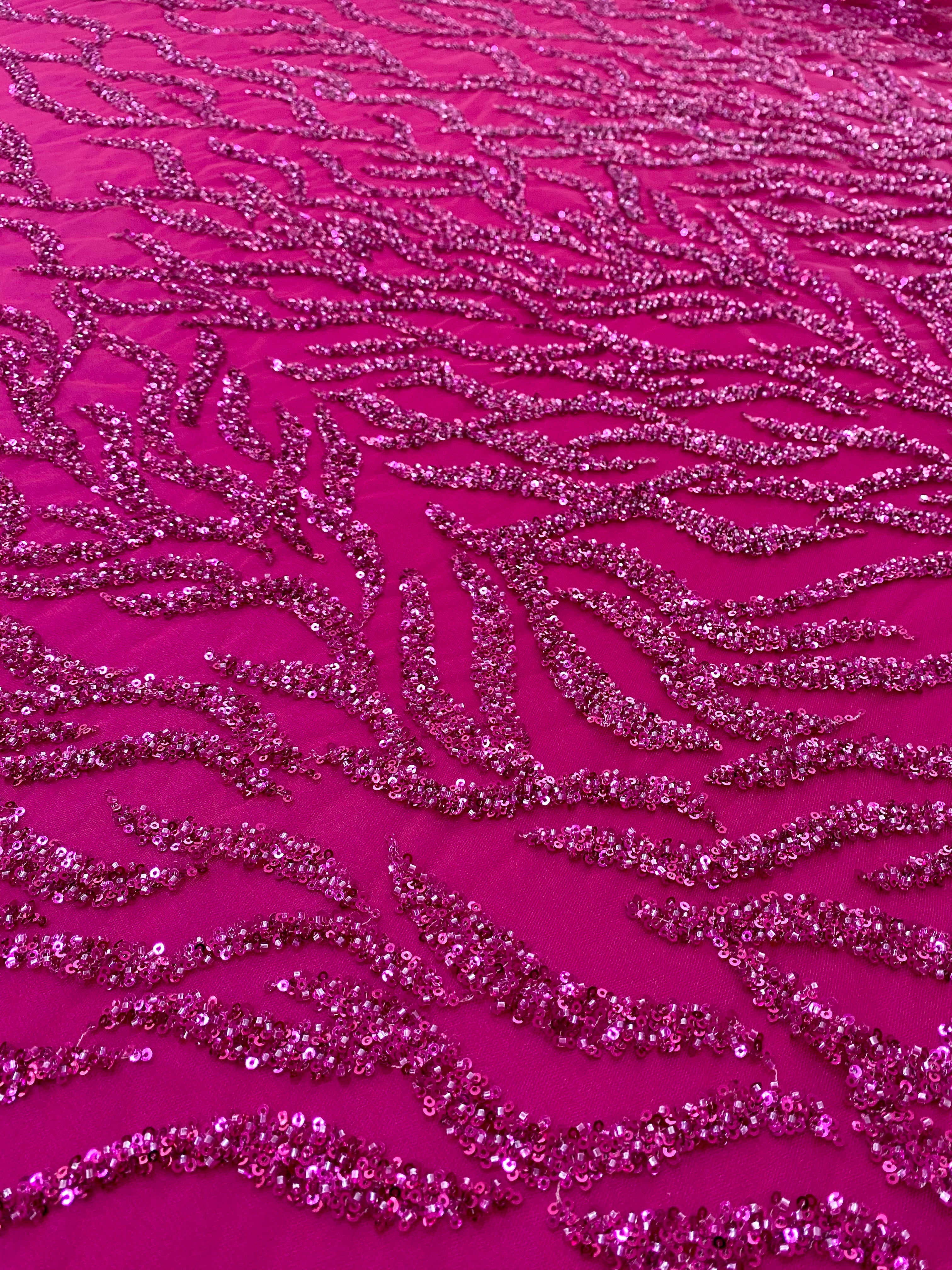 Dantela Couture Fucsia gyöngyökkel és flitterekkel, szálakkal