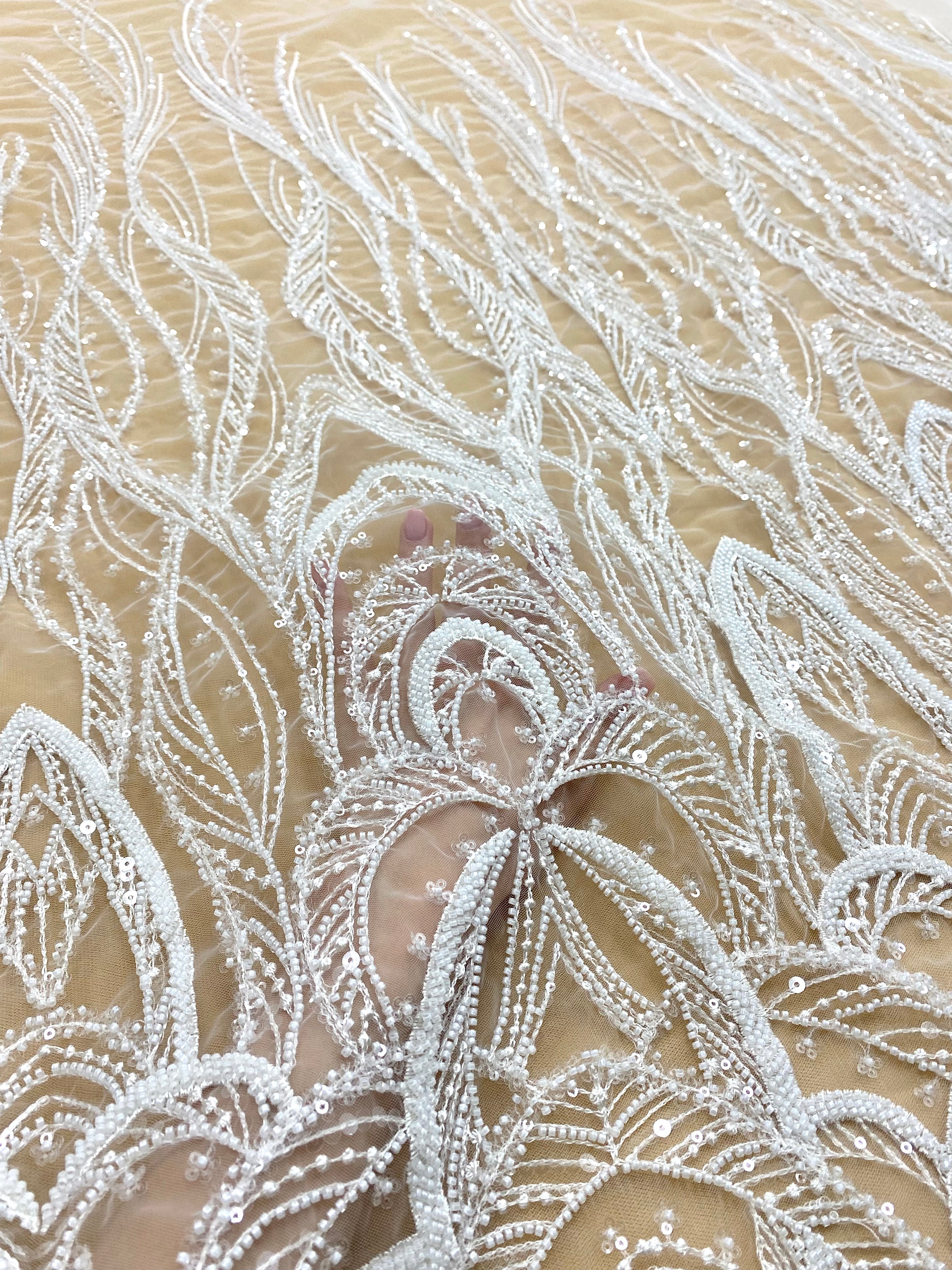 Dantela Couture Ivory geometriai mintával, gyöngyökkel és flitterekkel