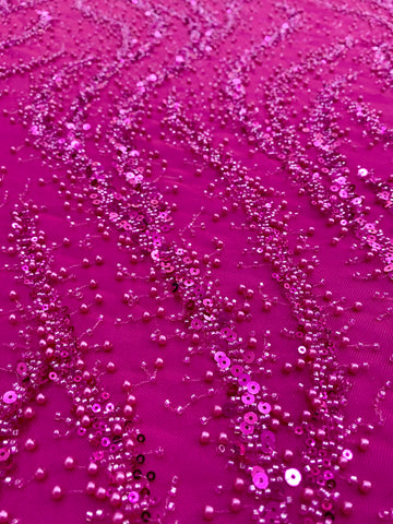 Dantela Couture Fucsia gyöngyökkel, gyöngyökkel és flitterekkel