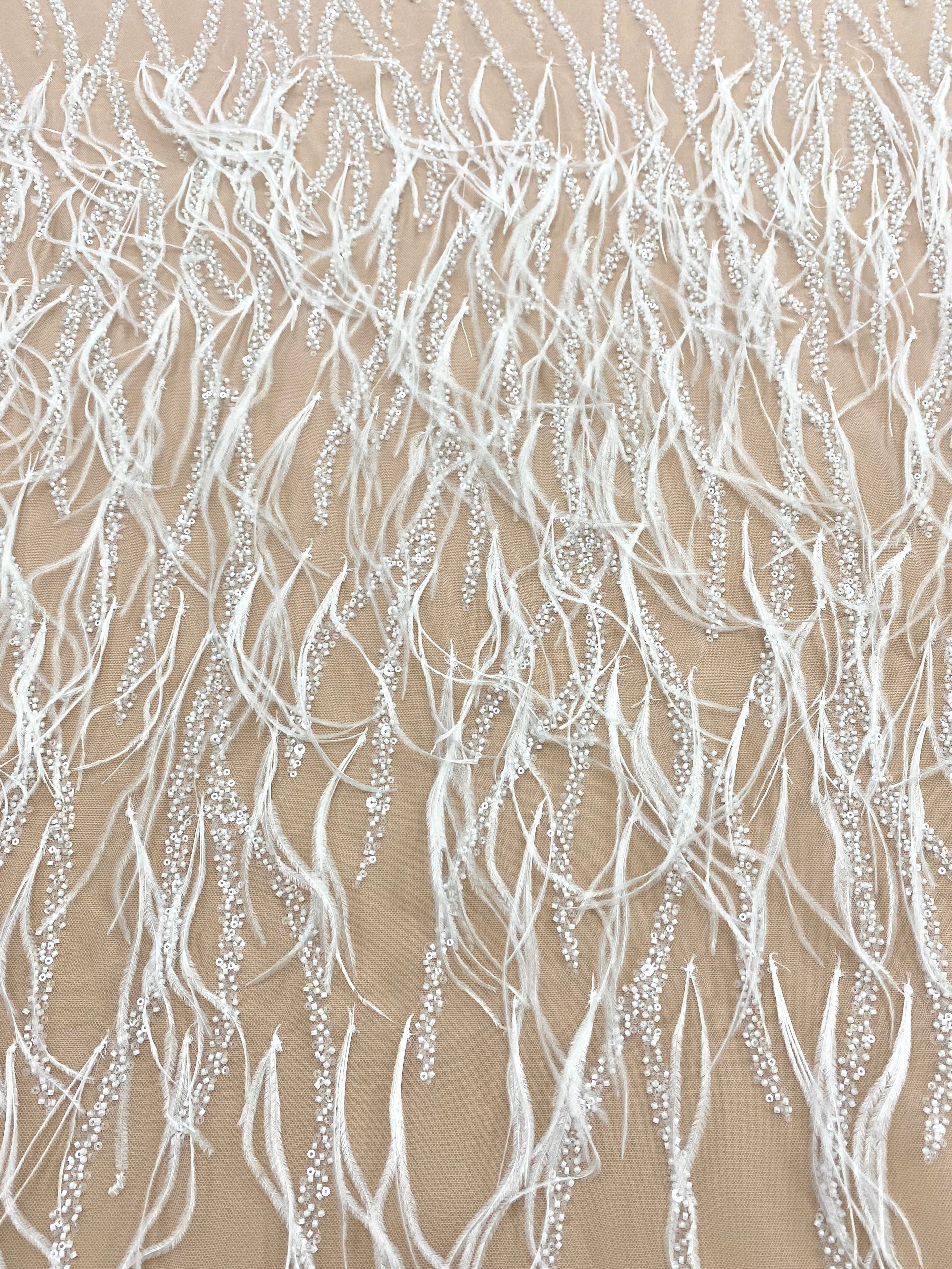 Dantela Couture Ivory cu Pene de Strut, cu Siraguri, cu Margele si Paiete