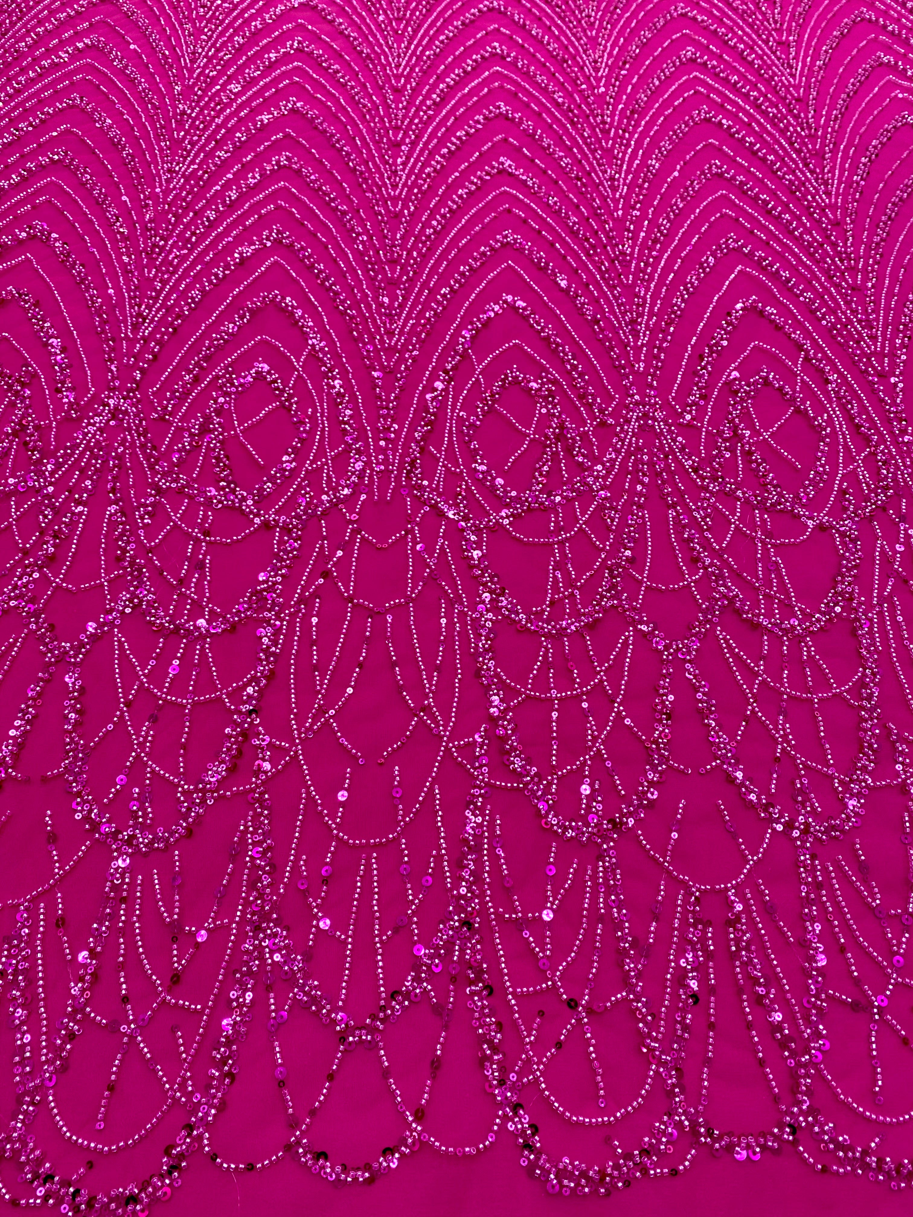 Dantela Couture Fucsia geometriai mintával, gyöngyökkel és flitterekkel