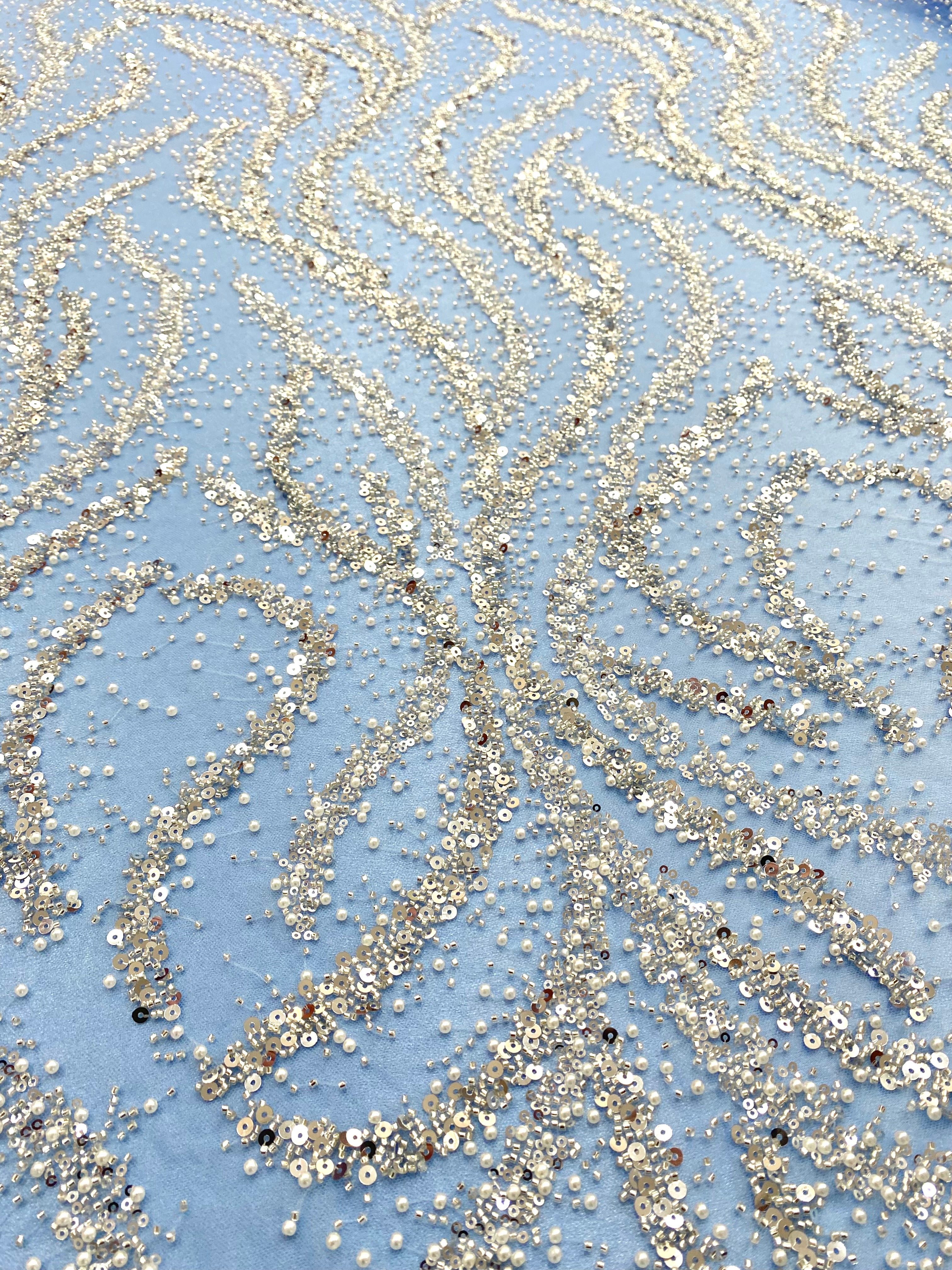 Dantela Couture Argintie pe Tulle Bleu cu Perle, Margele si Paiete