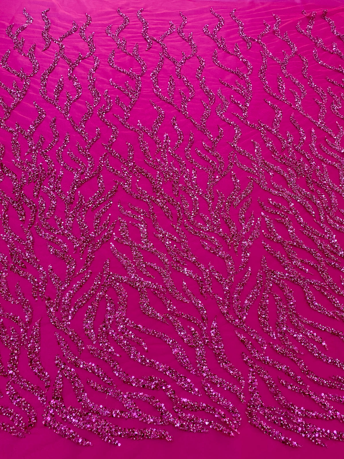 Dantela Couture Fucsia gyöngyökkel és flitterekkel, szálakkal