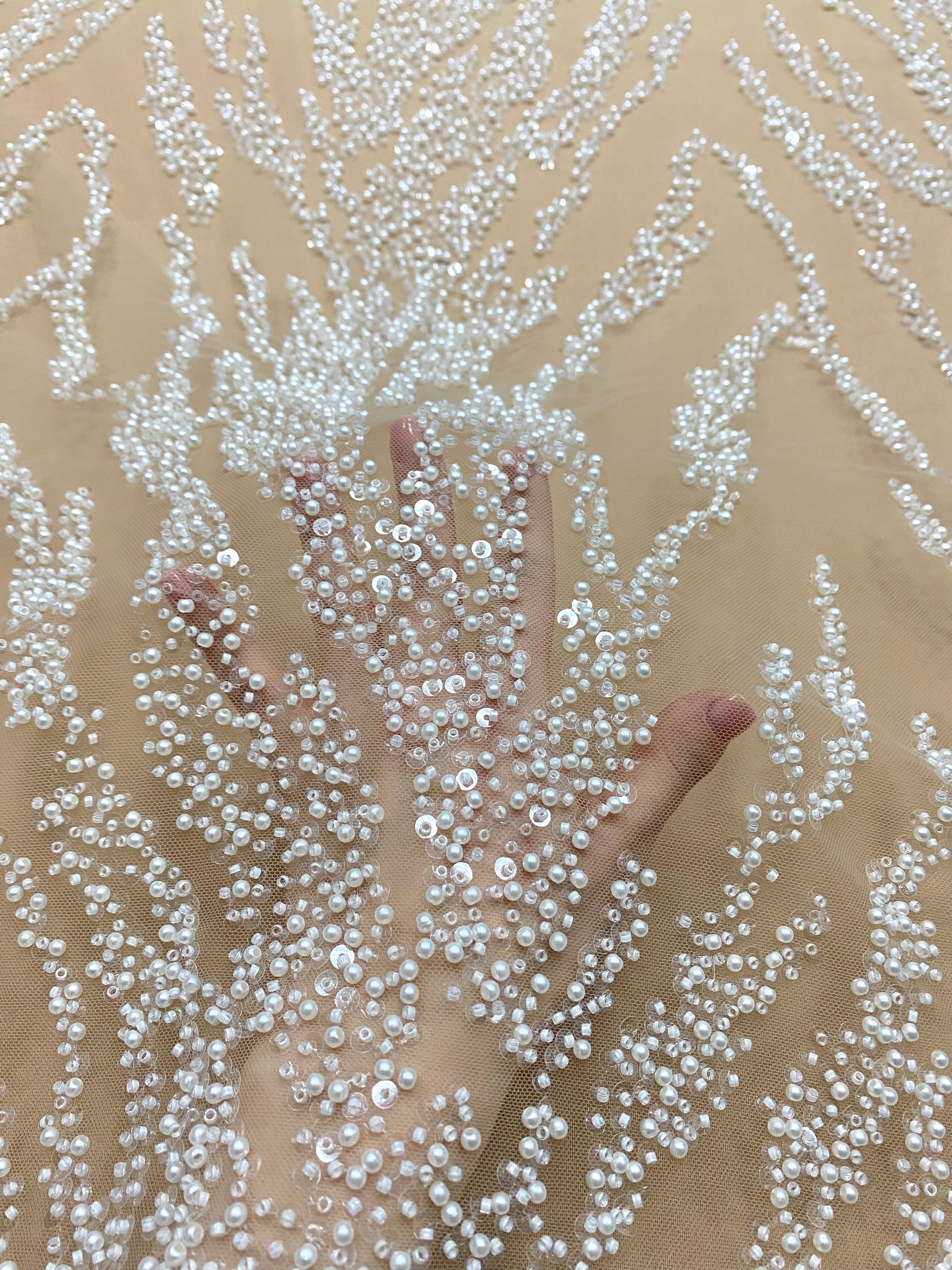 Dantela Couture Ivory cu Tulle Nude cu Perle, Margele si Paiete