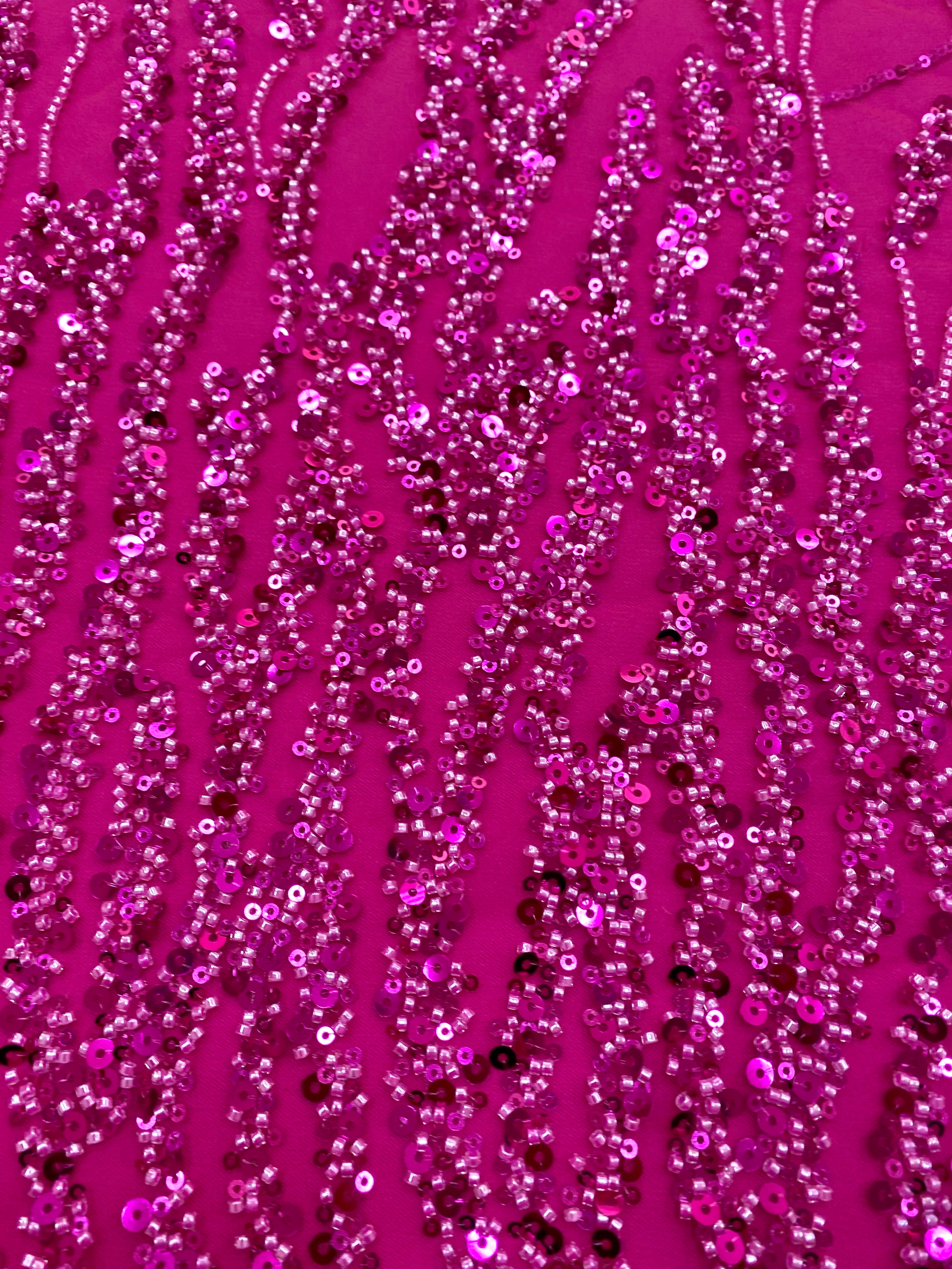 Dantela Couture Fucsia gyöngyökkel és flitterekkel, szálakkal