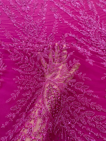 Dantela Couture Fucsia szimmetrikus mintával, gyöngyökkel és flitterekkel