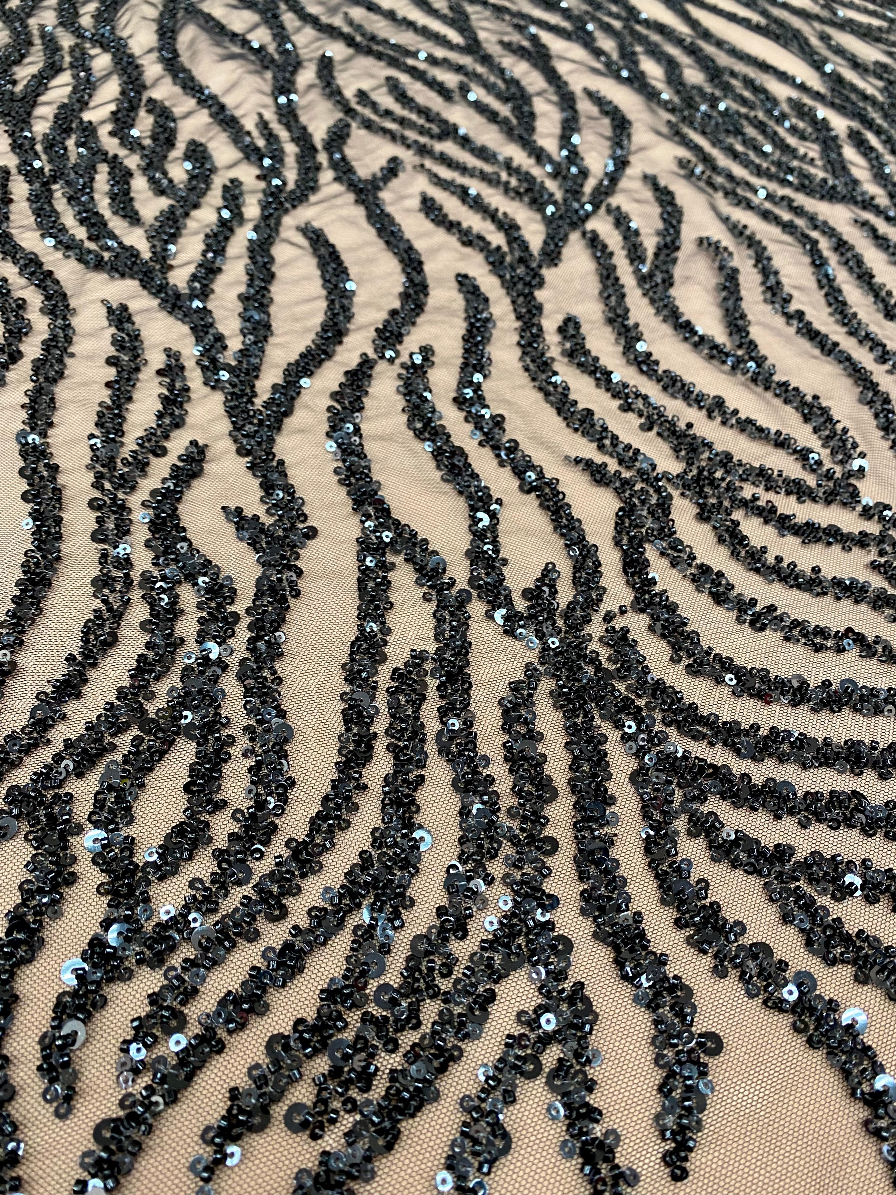 Dantela Couture Neagra cu Pene de Strut, cu Siraguri, cu Margele si Paiete