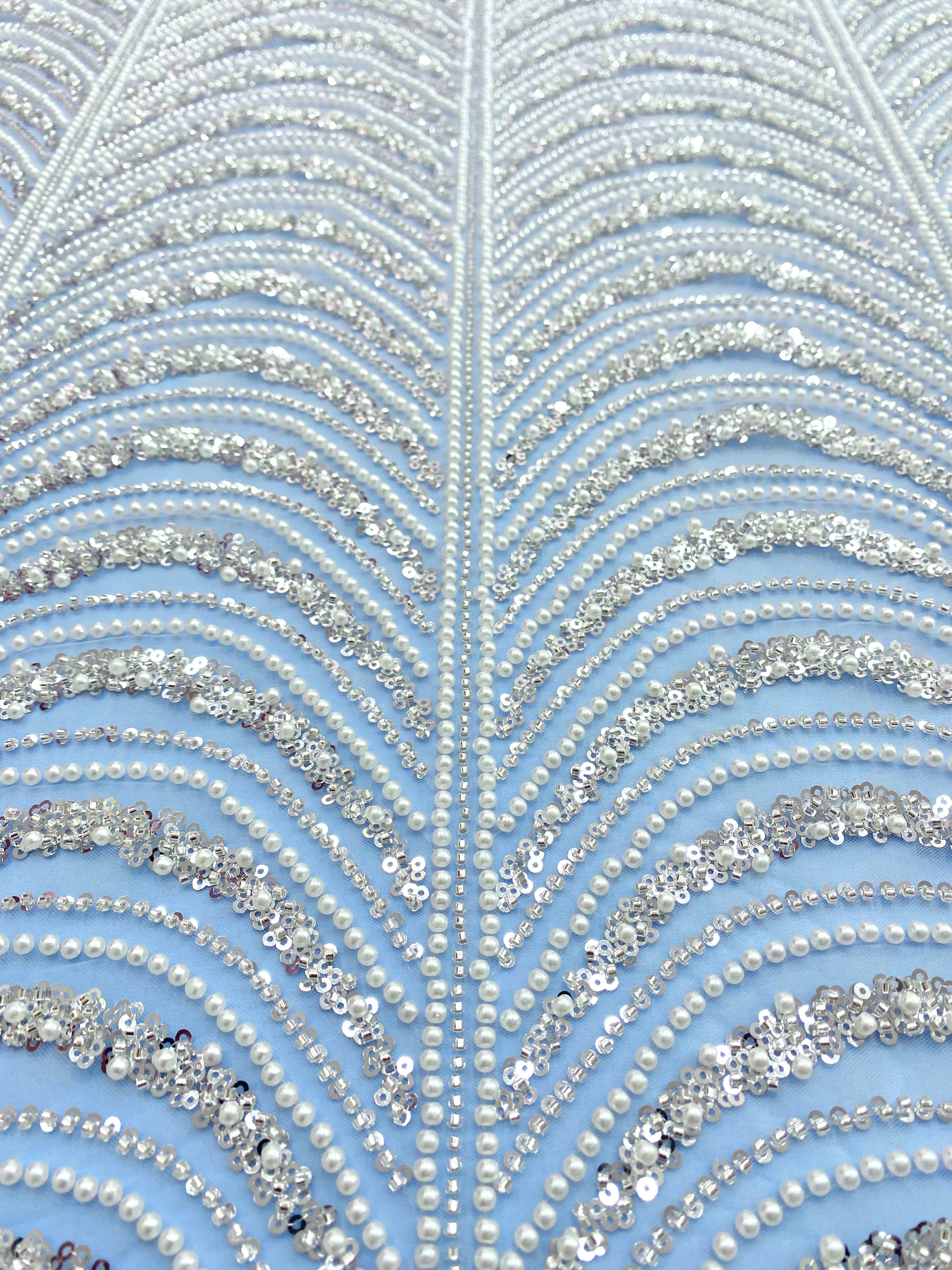 Dantela Couture Argintie pe Tulle Bleu cu Model Geometric, cu Perle, Margele si Paiete