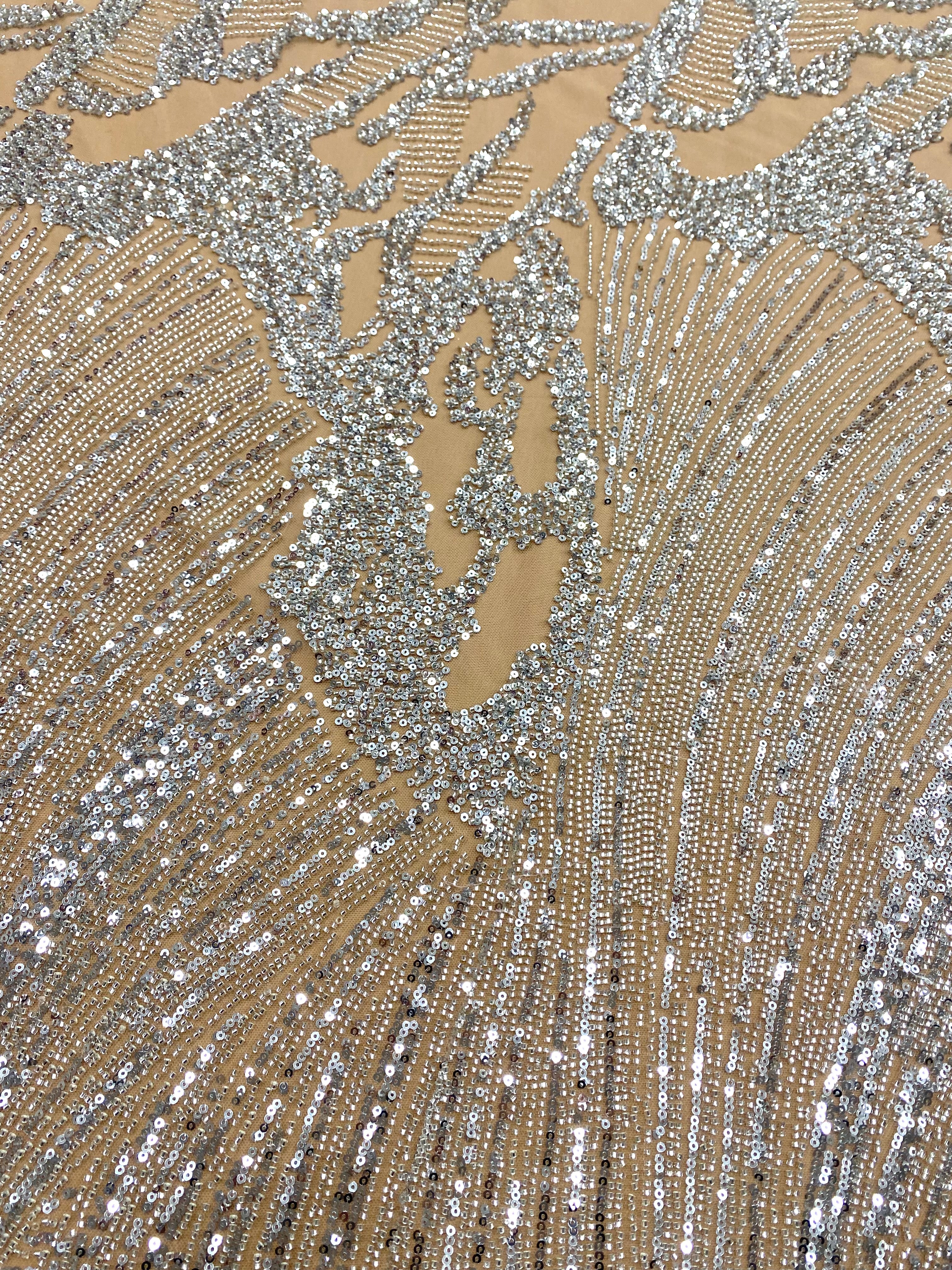 Csipke Couture ezüst tüll nude alapon geometrikus mintával, gyöngyökkel és flitterekkel