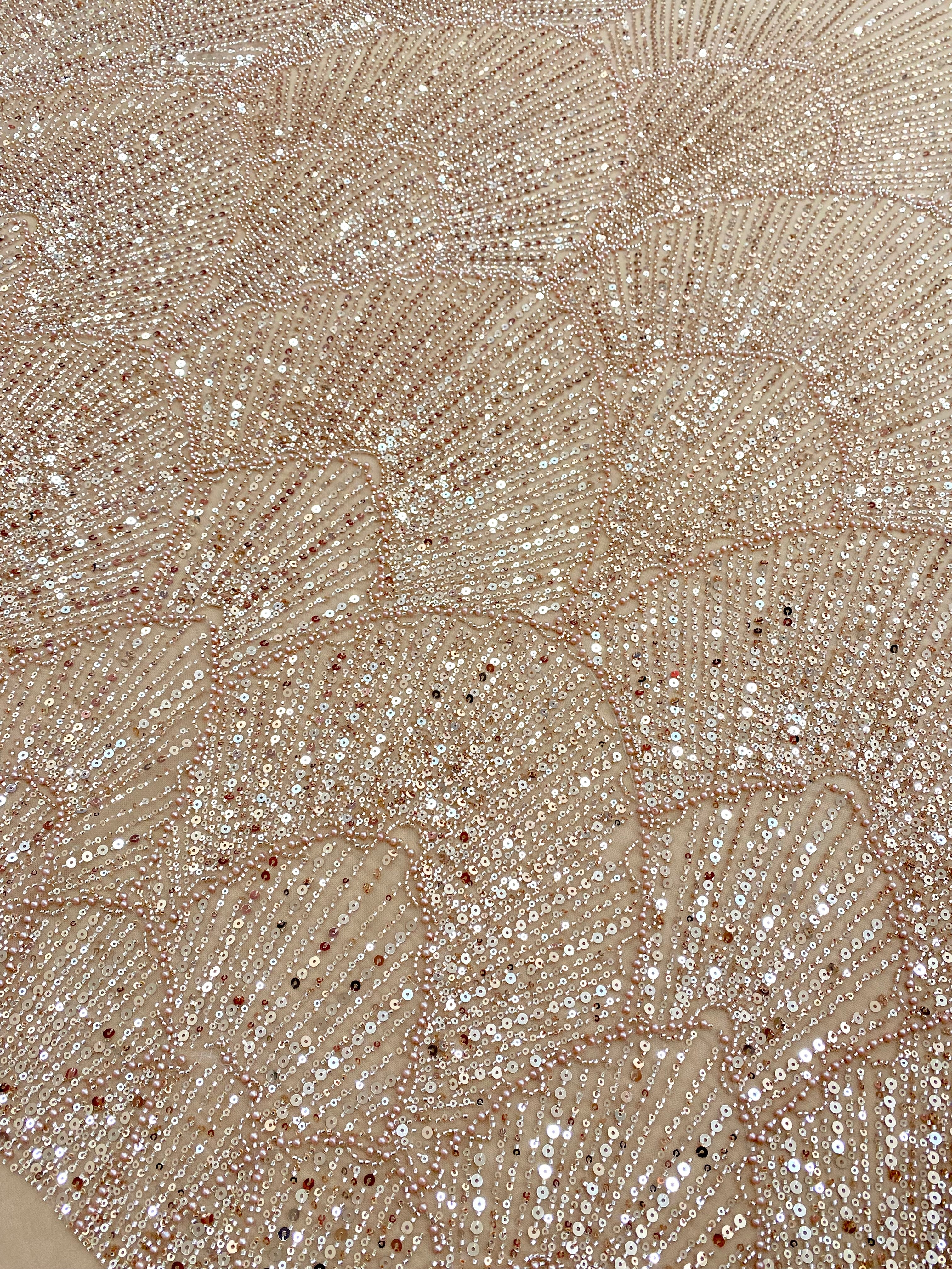 Dantela Couture Auriu Rose cu Model Geometric, cu Perle, Margele si Paiete