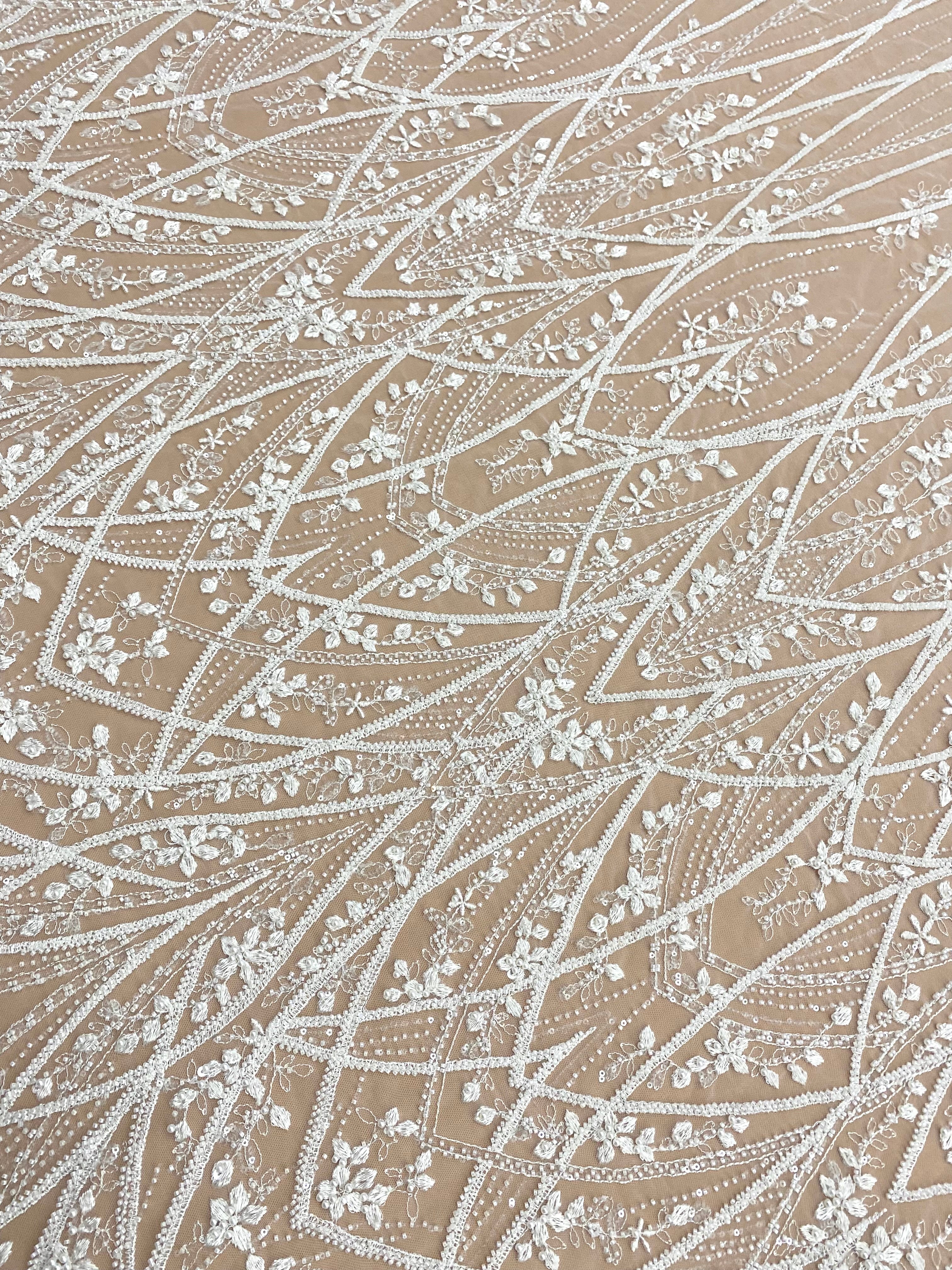 Dantela Couture Ivory cu Model Geometric, cu Perle, Margele si Paiete