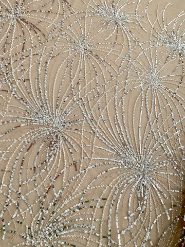 Dantela Couture Argintie cu Tulle Nude cu Model Geometric, cu Perle, Margele si Paiete