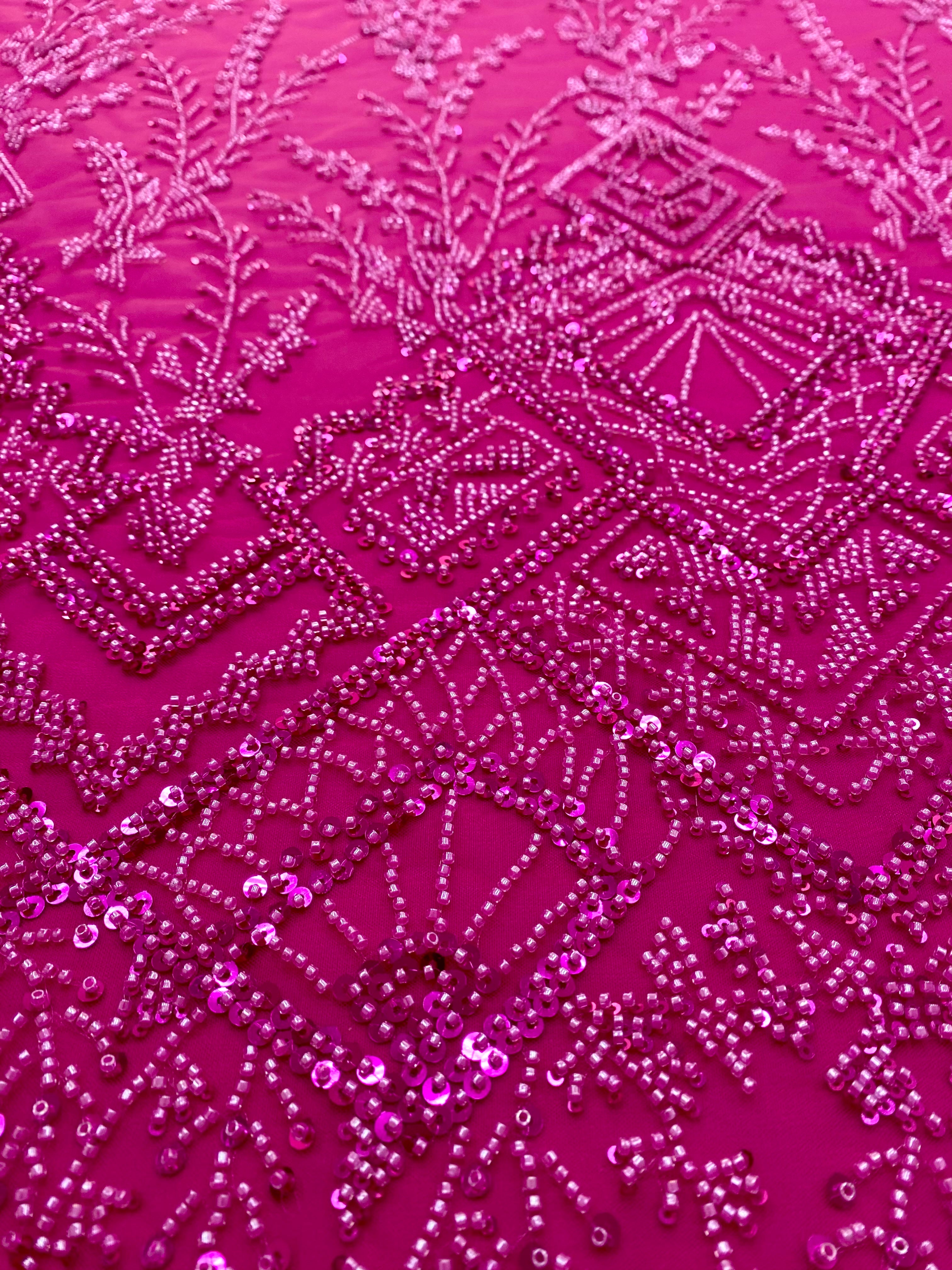 Dantela Couture Fucsia cu Model Geometric, cu Margele si Paiete
