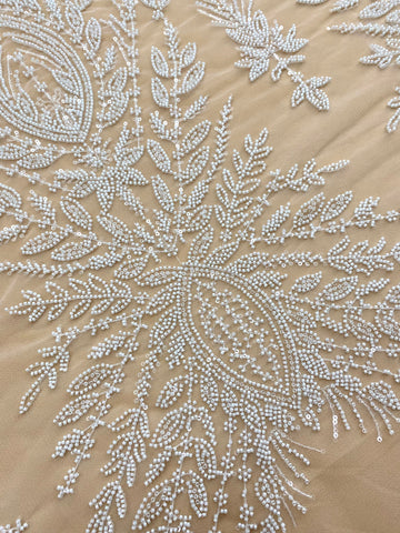 Dantela Couture Ivory szimmetrikus mintával, gyöngyökkel és flitterekkel