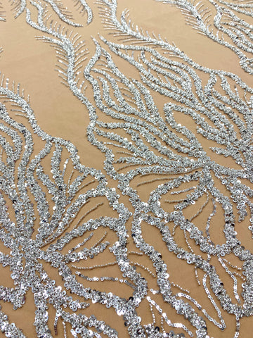 Csipke Couture ezüst tüll nude panellel, gyöngyökkel és flitterekkel