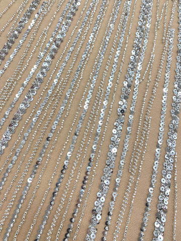 Csipke Couture ezüst tüll nude panellel, gyöngyökkel és flitterekkel