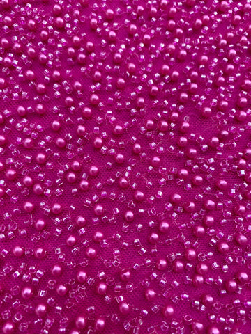 Dantela Couture Fucsia általános mintával, gyöngyökkel és gyöngyöcskékkel