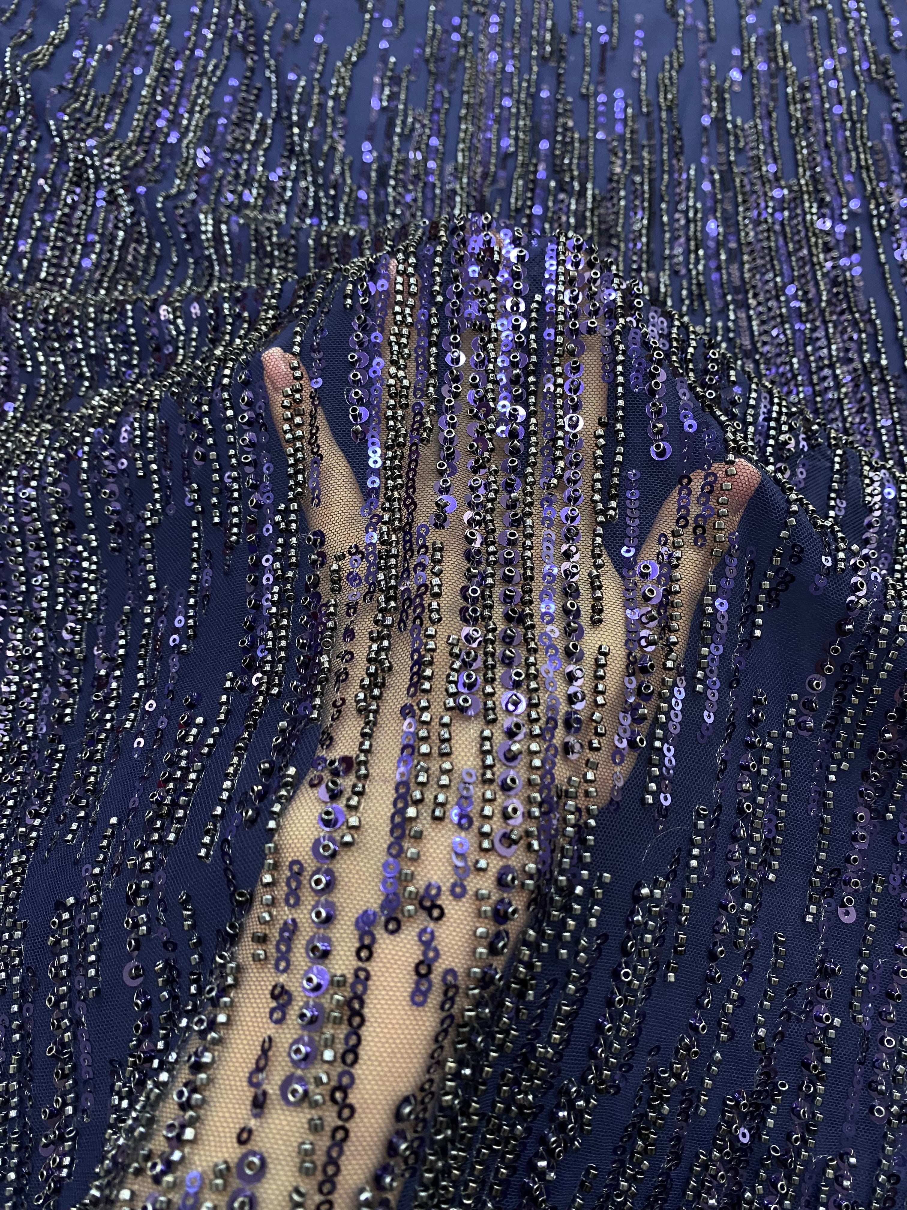 Dantela Couture Bleumarin cu Model Liniar, cu Margele si Paiete