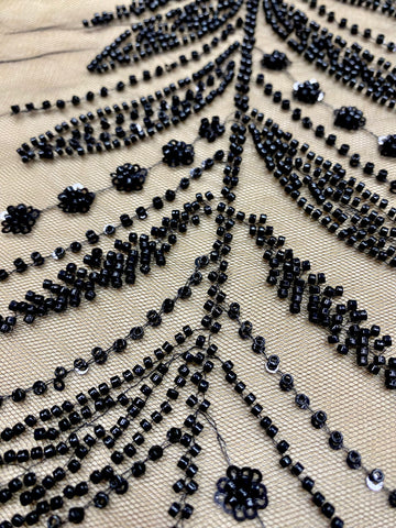 Fekete Couture Csipke Ágakkal, Gyöngyökkel és Flitterekkel