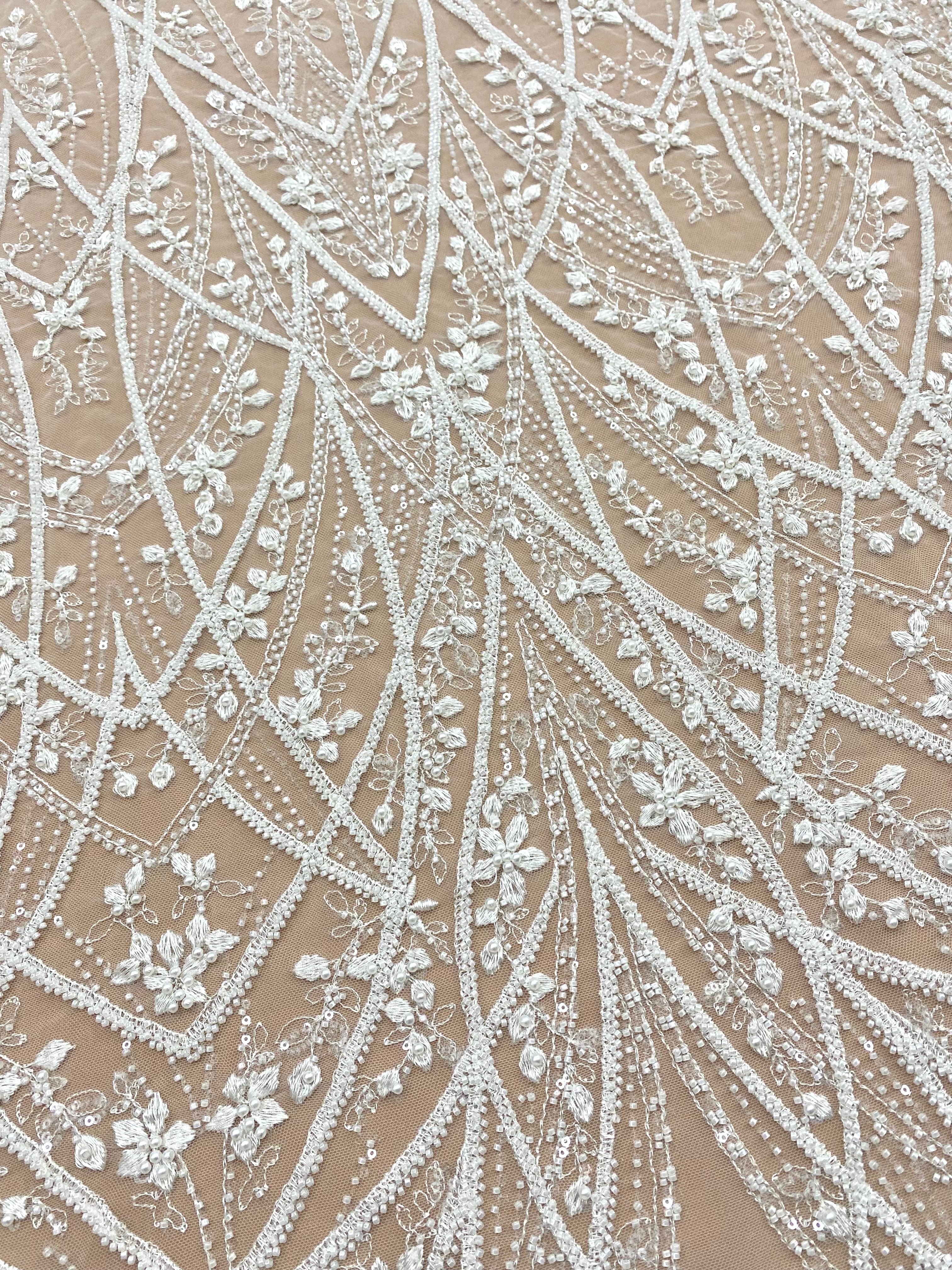 Dantela Couture Ivory cu Model Geometric, cu Perle, Margele si Paiete