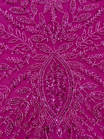 Dantela Couture Fucsia szimmetrikus mintával, gyöngyökkel és flitterekkel