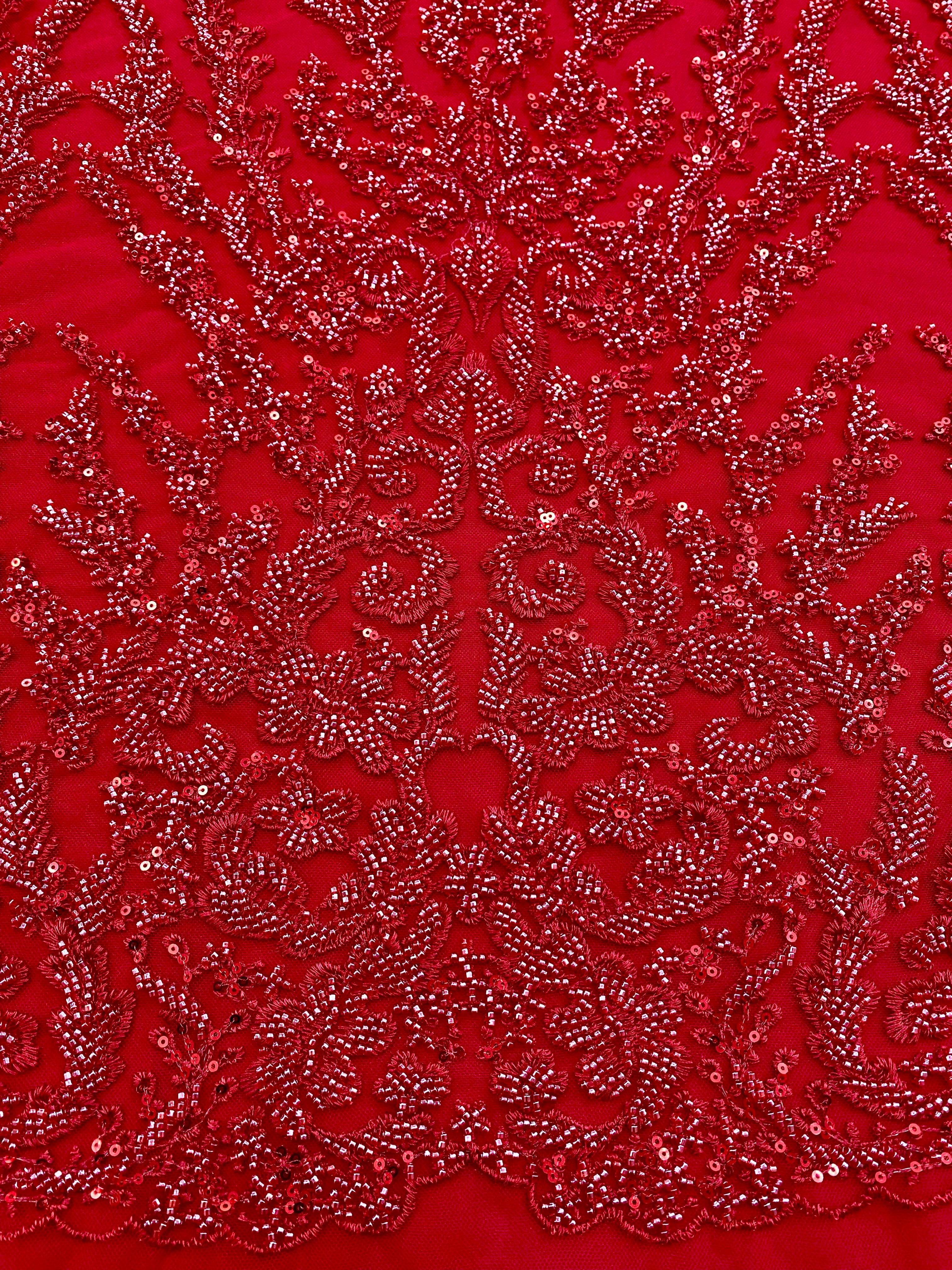 Piros Couture csipke geometriai mintával, gyöngyökkel, gyöngyöcskékkel és flitterekkel